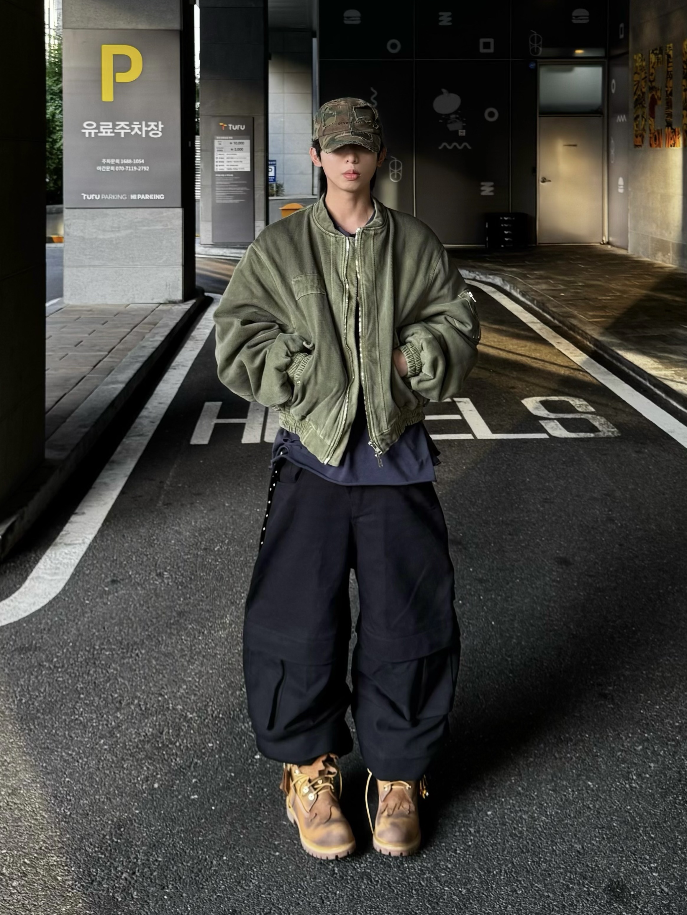 Timberland x Surgery 6 inch Boot Yellow - Wide, Kamien x MJD Double Hole Belt Black Shearling Calfskin 착용 스타일 - 1