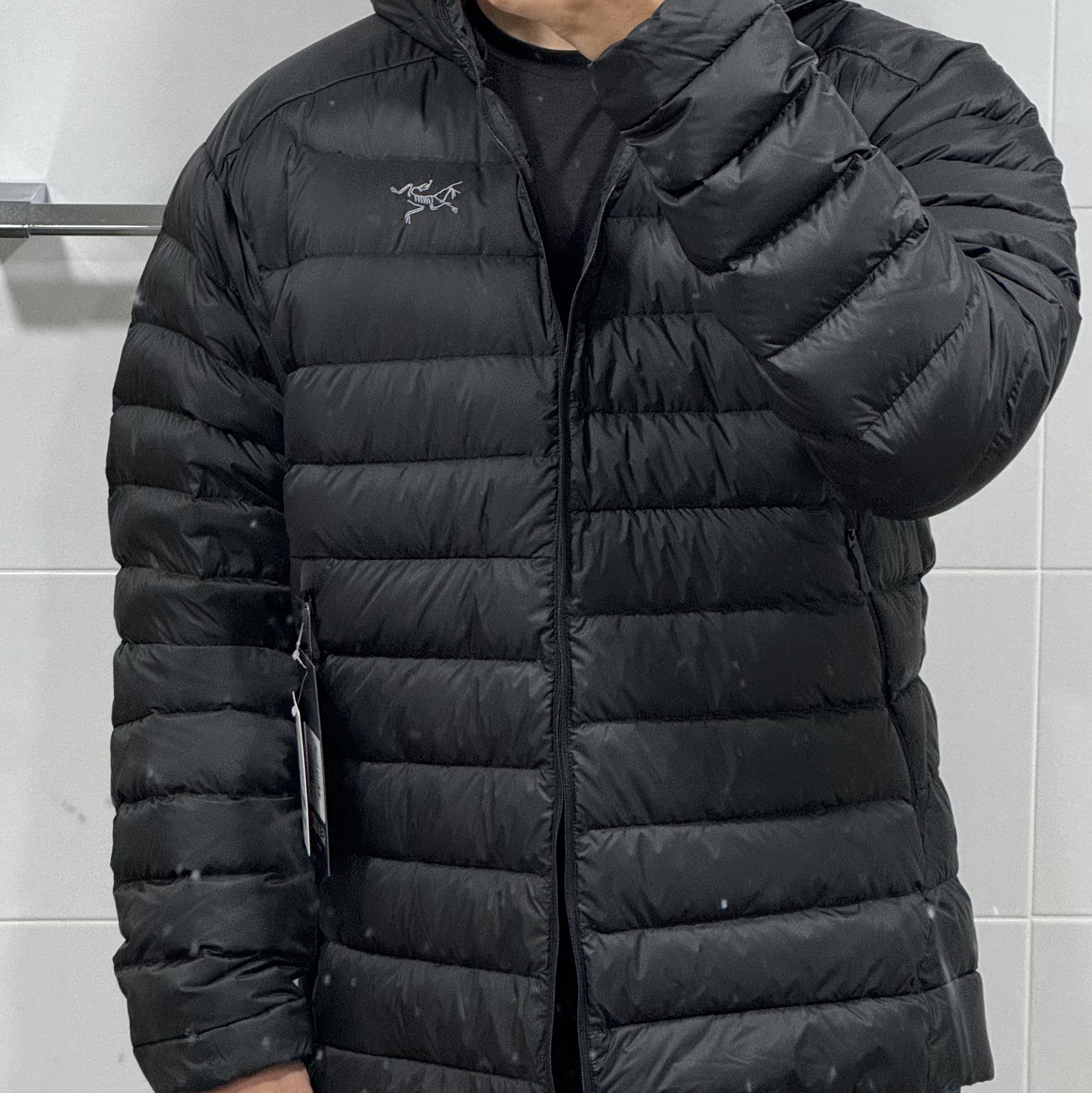 Arc'teryx Cerium Hoody Black 착용 스타일