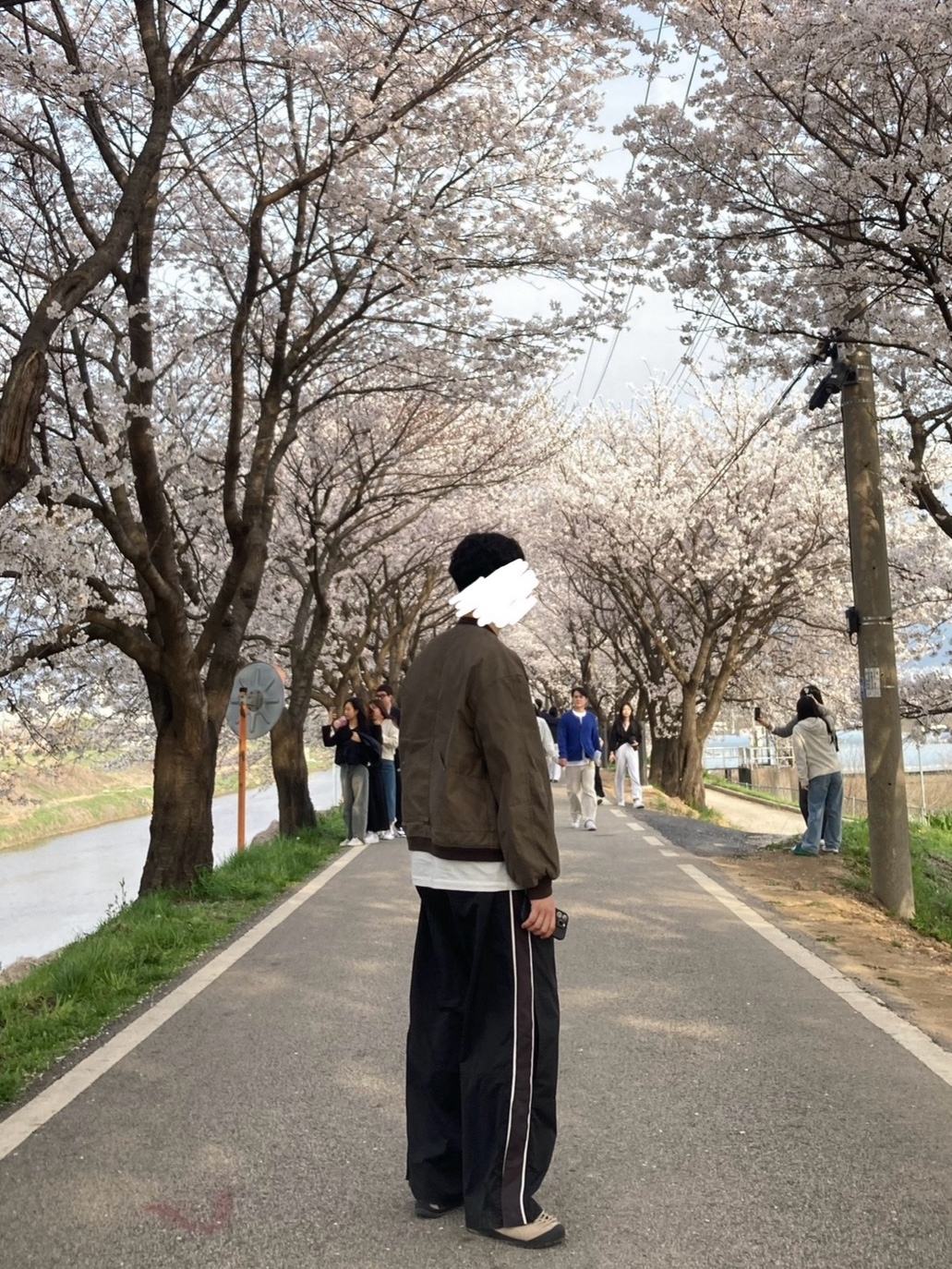 Polyteru 1011 Nylon Track Pants Sport Black - 24SS, Keen Jasper Suede Sneakers Silver Mink 착용 스타일 - 2