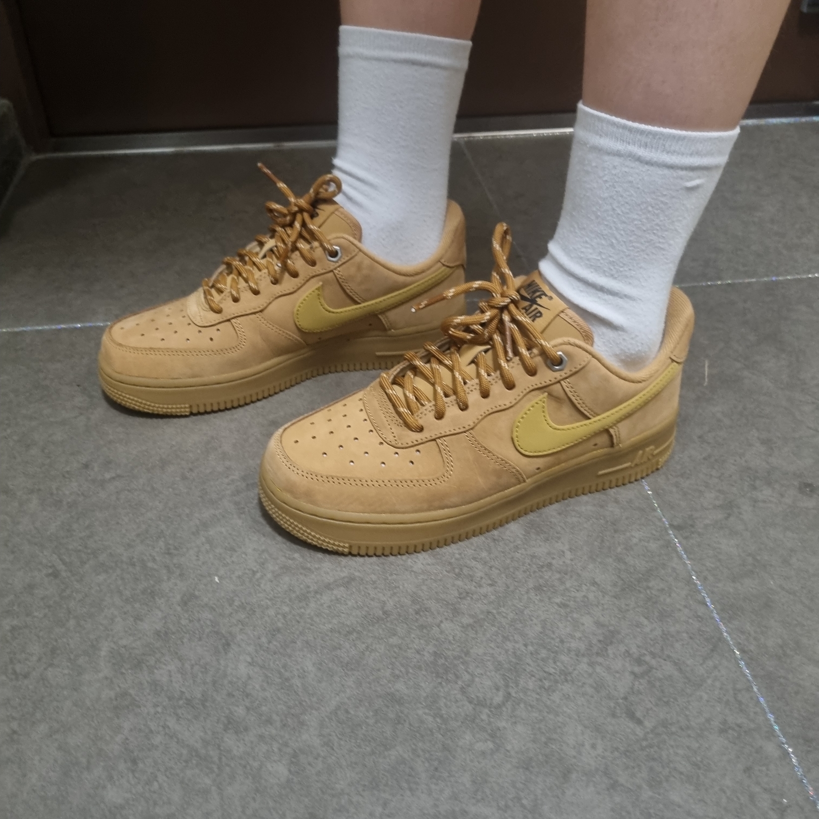 (W) Nike Air Force 1 '07 WB Flax Wheat 착용 스타일