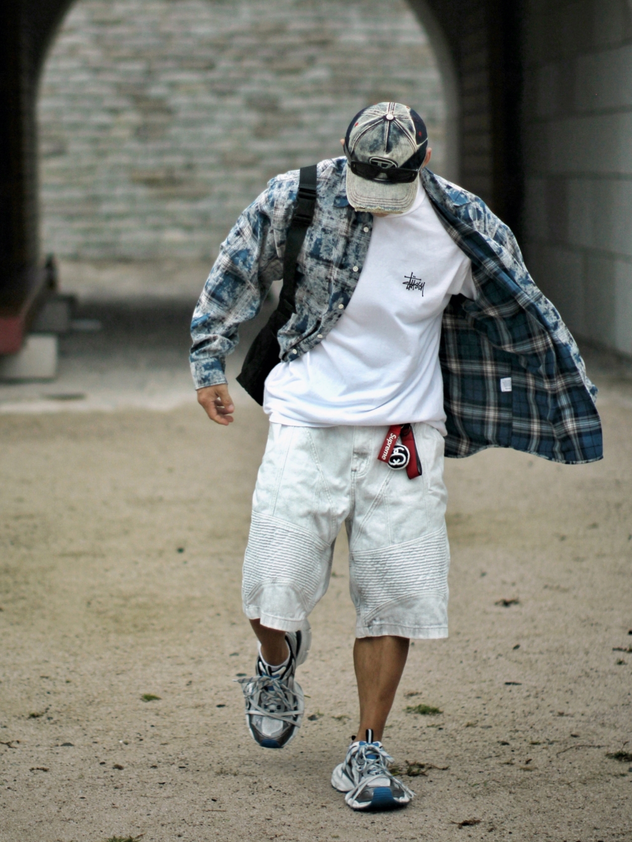 Diesel C-Seymon Treated Denim Baseball Cap Blue White, Stussy Basic Stussy T-Shirt White 2024, 2025 착용 스타일 - 4