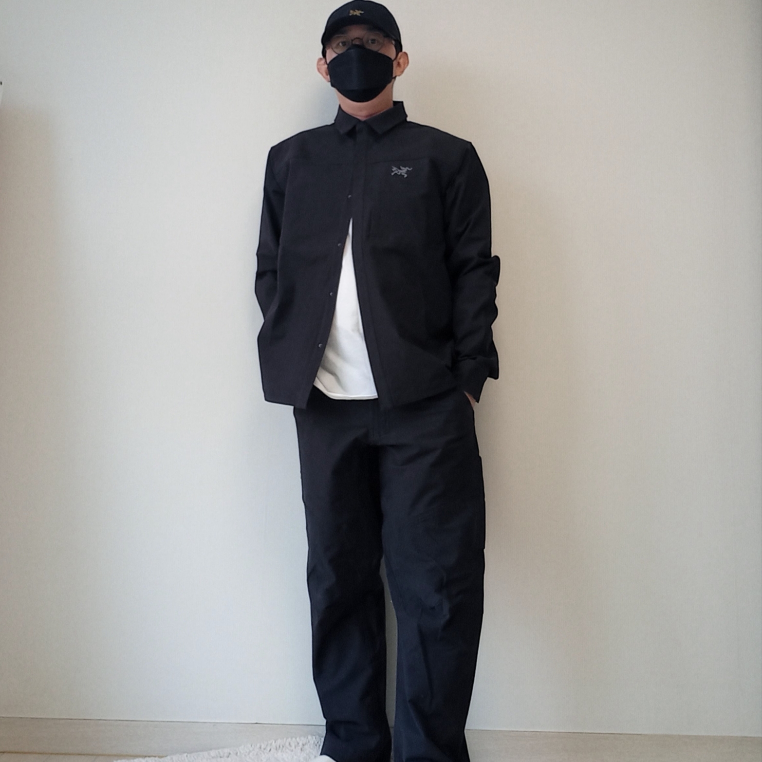 Arc'teryx Small Bird Cap Black, Arc'teryx Arc'Multi Bird Logo LS T-Shirt White Light 착용 스타일 - 3