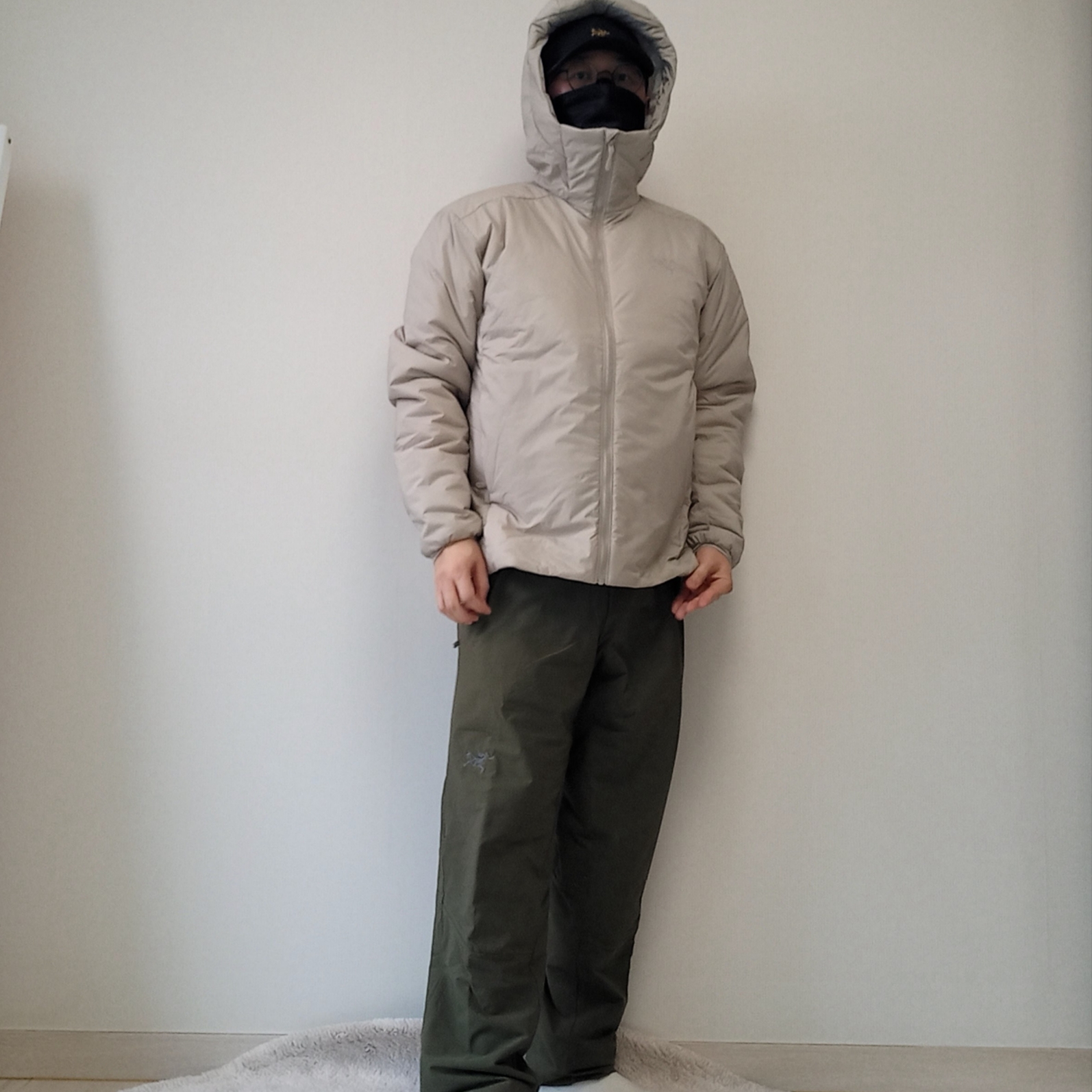 Arc'teryx Atom Heavyweight Hoody Rune, Arc'teryx Small Bird Cap Black 착용 스타일 - 1