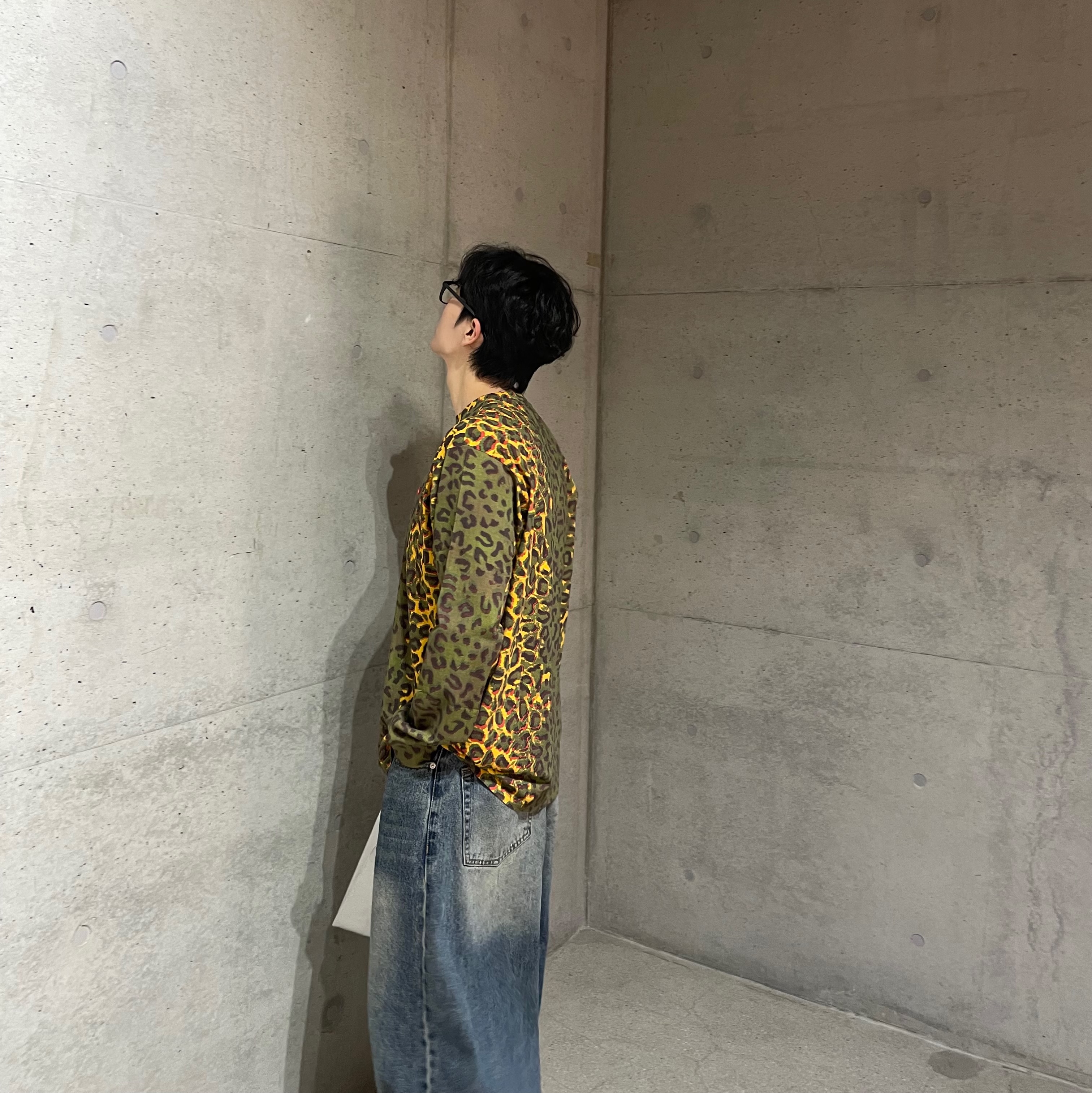 Supreme Small Box L/S T-Shirt Cheetah - 24FW, Stone Island 101WN Brushed Cotton Canvas T.CO+OLD Overshirt Black - 22FW 착용 스타일 - 1