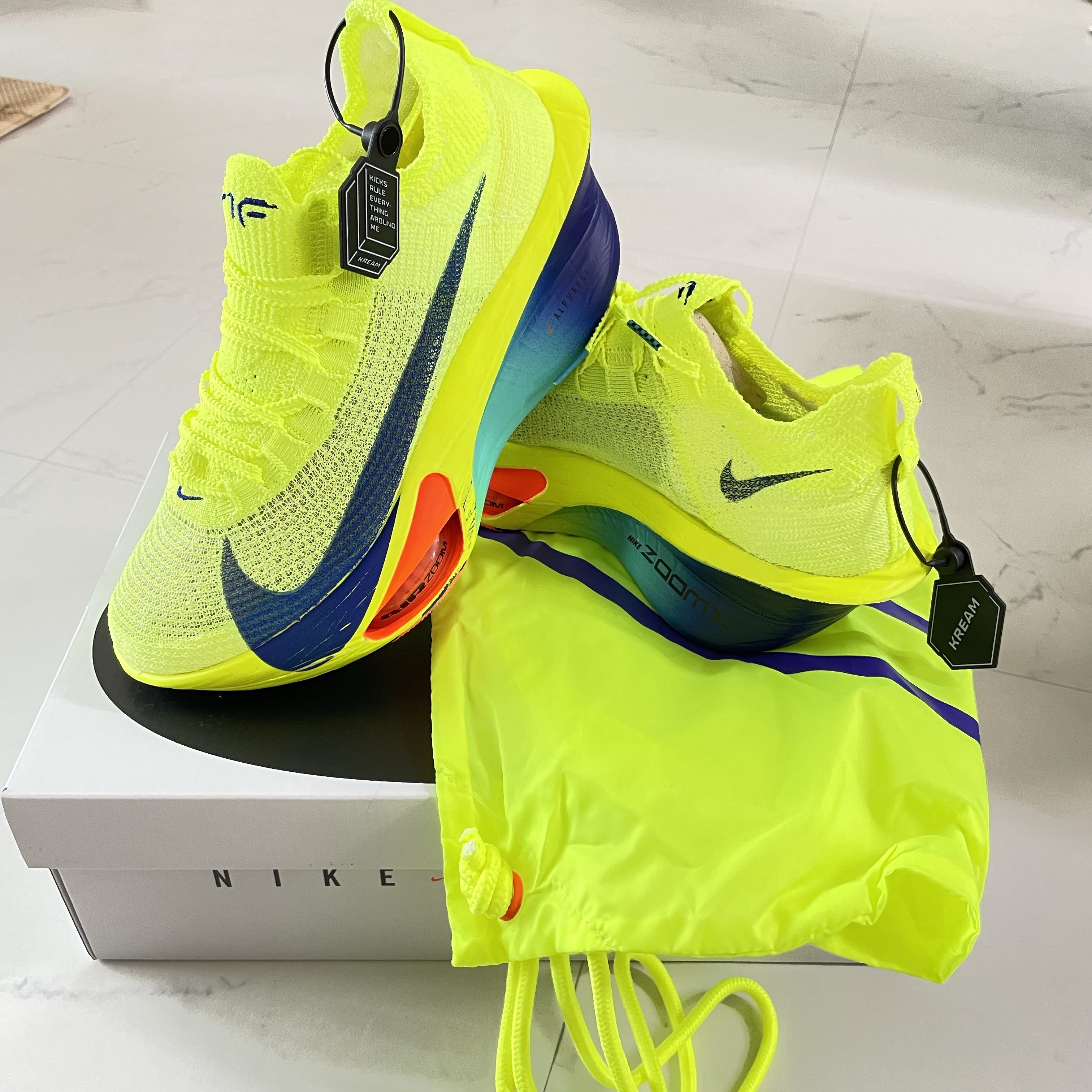 Nike Air Zoom Alphafly Next% 3 Volt 착용 스타일 - 1