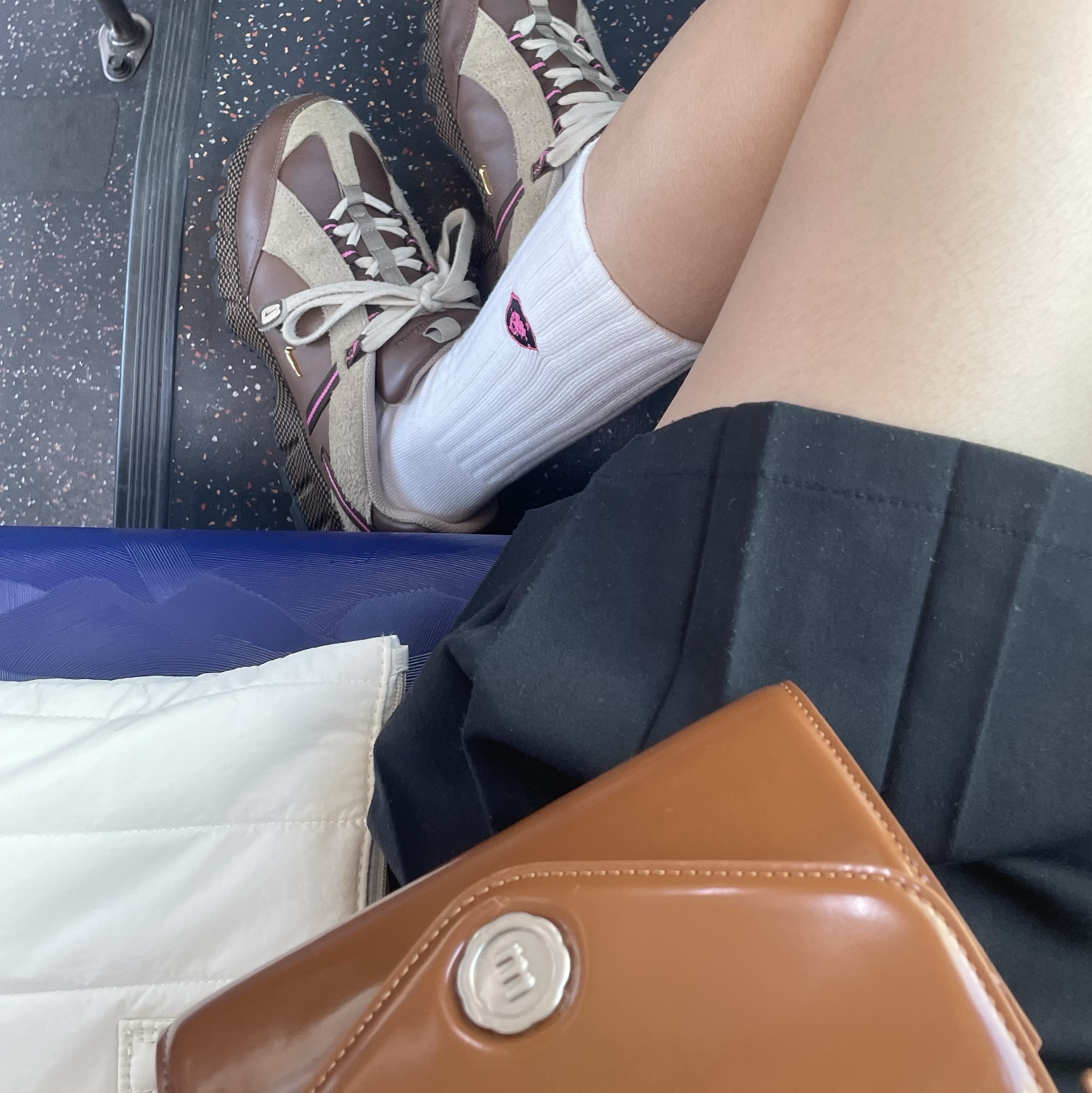 Nike x Jacquemus Air Humara LX Ale Brown and Gold 착용 스타일