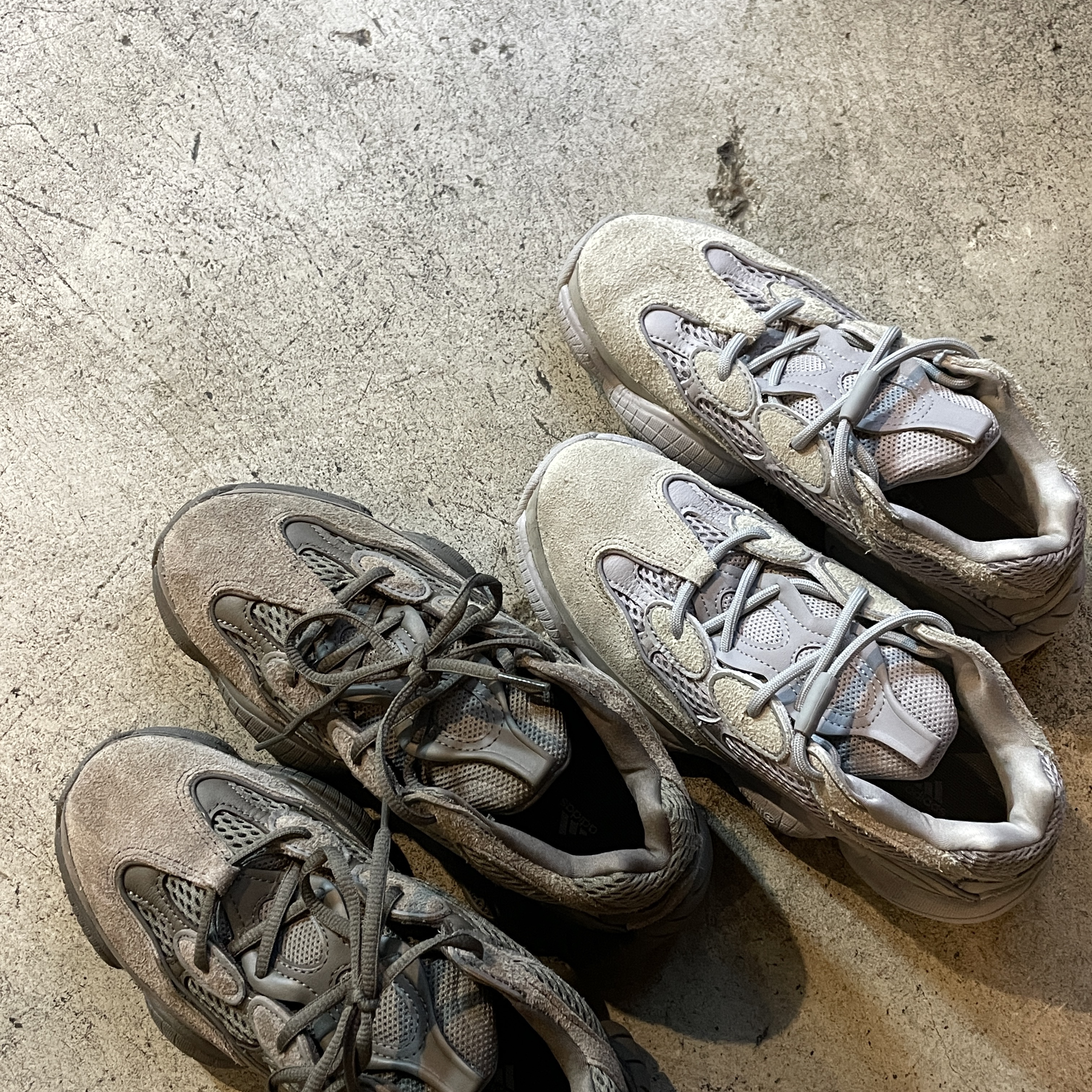 Adidas Yeezy 500 Clay Brown, Adidas Yeezy 500 Ash Grey 착용 스타일 - 2
