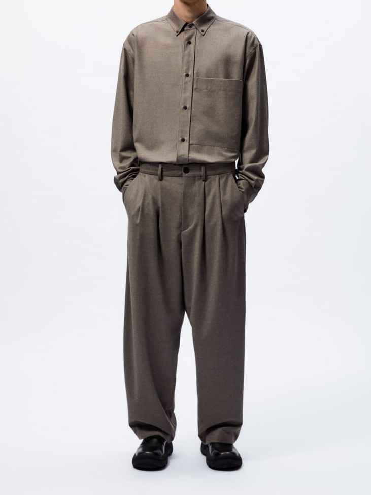 Zara x Studio Nicholson Tuck Detailed Pants Brown Taupe, Zara x Studio Nicholson Double Pleated Trousers Charcoal 착용 스타일
