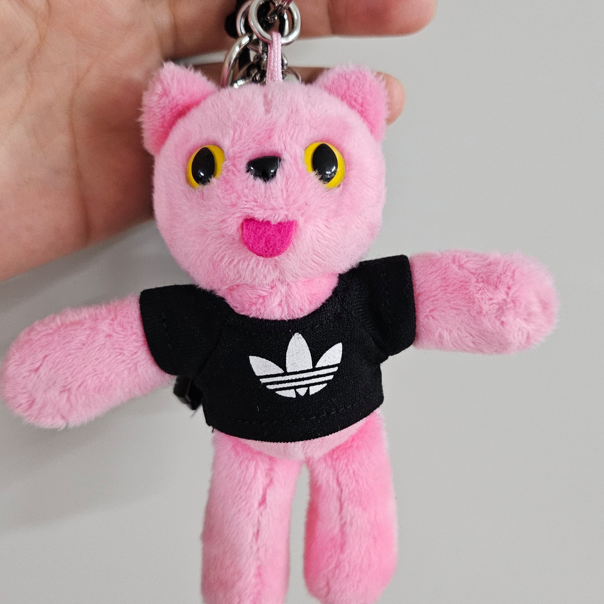 Comfort x Adidas Piyong Keyring Cotton Candy 착용 스타일