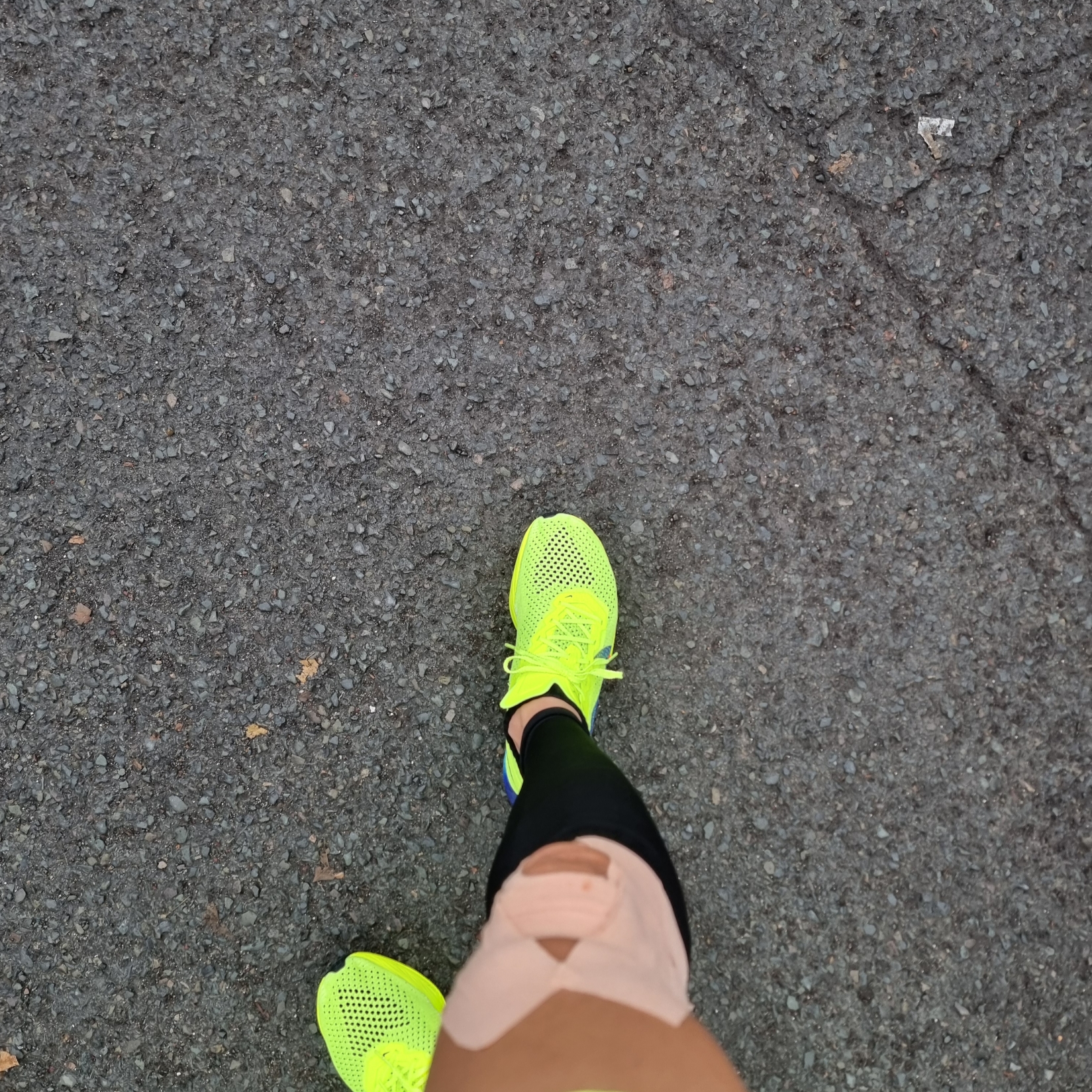 Nike ZoomX Vaporfly Next% 3 Volt Scream Green 착용 스타일
