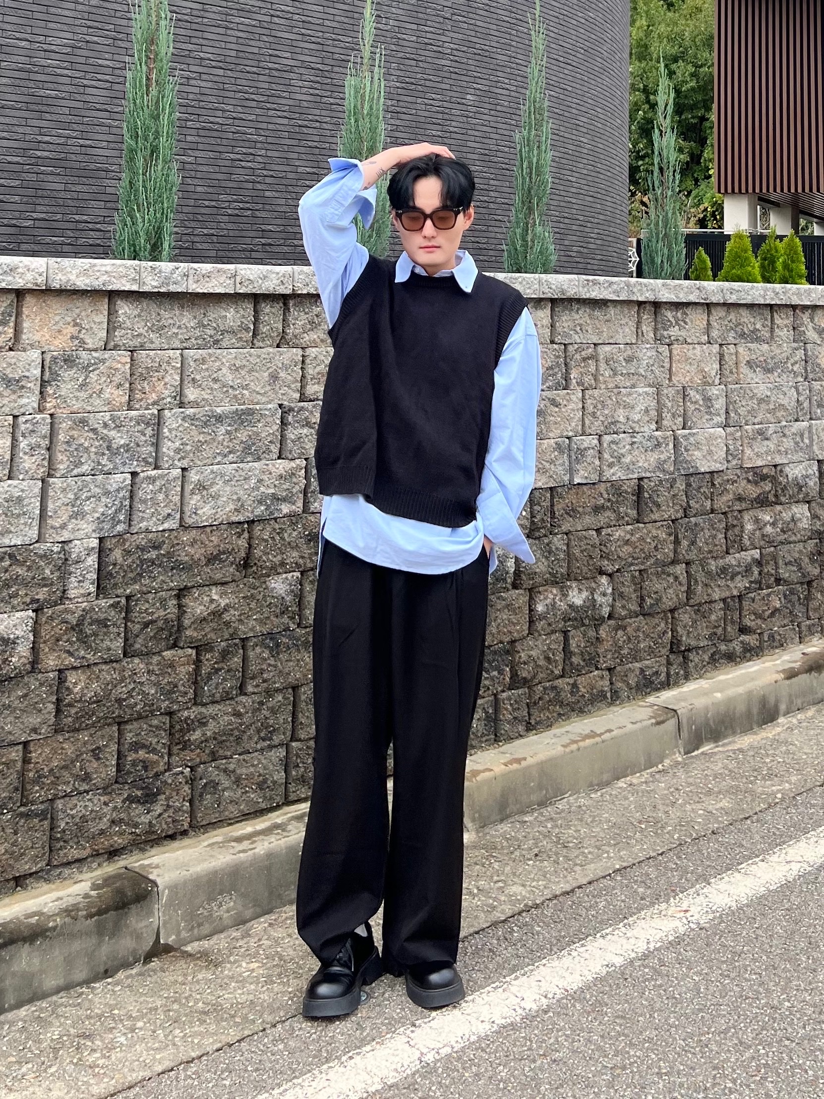 Nocle Reed Wool Slacks Black 착용 스타일 - 1
