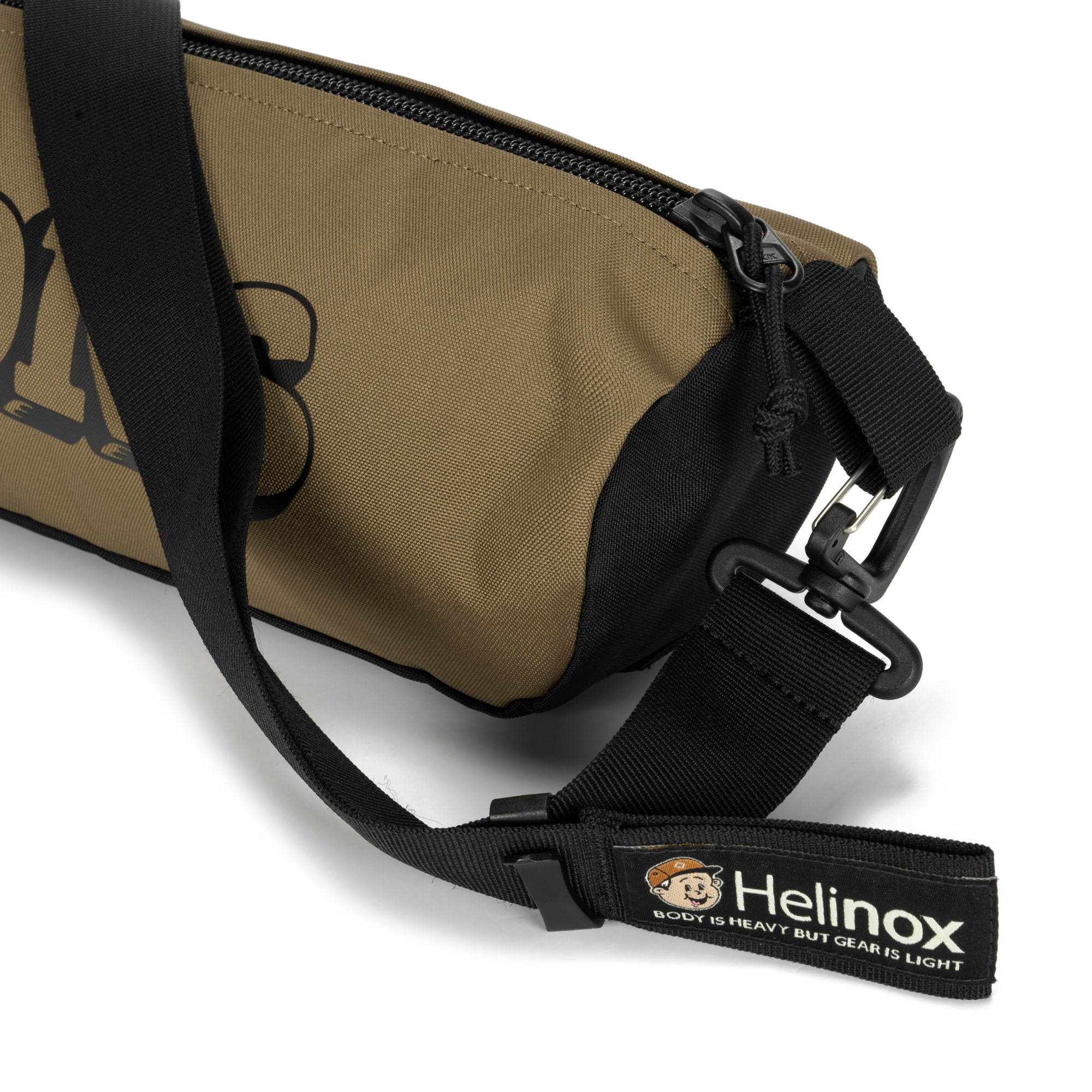 Helinox x BDNS Chair Coyote Tan 착용 스타일 - 7