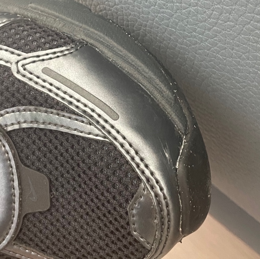 Nike V2K Run Black Anthracite 착용 스타일