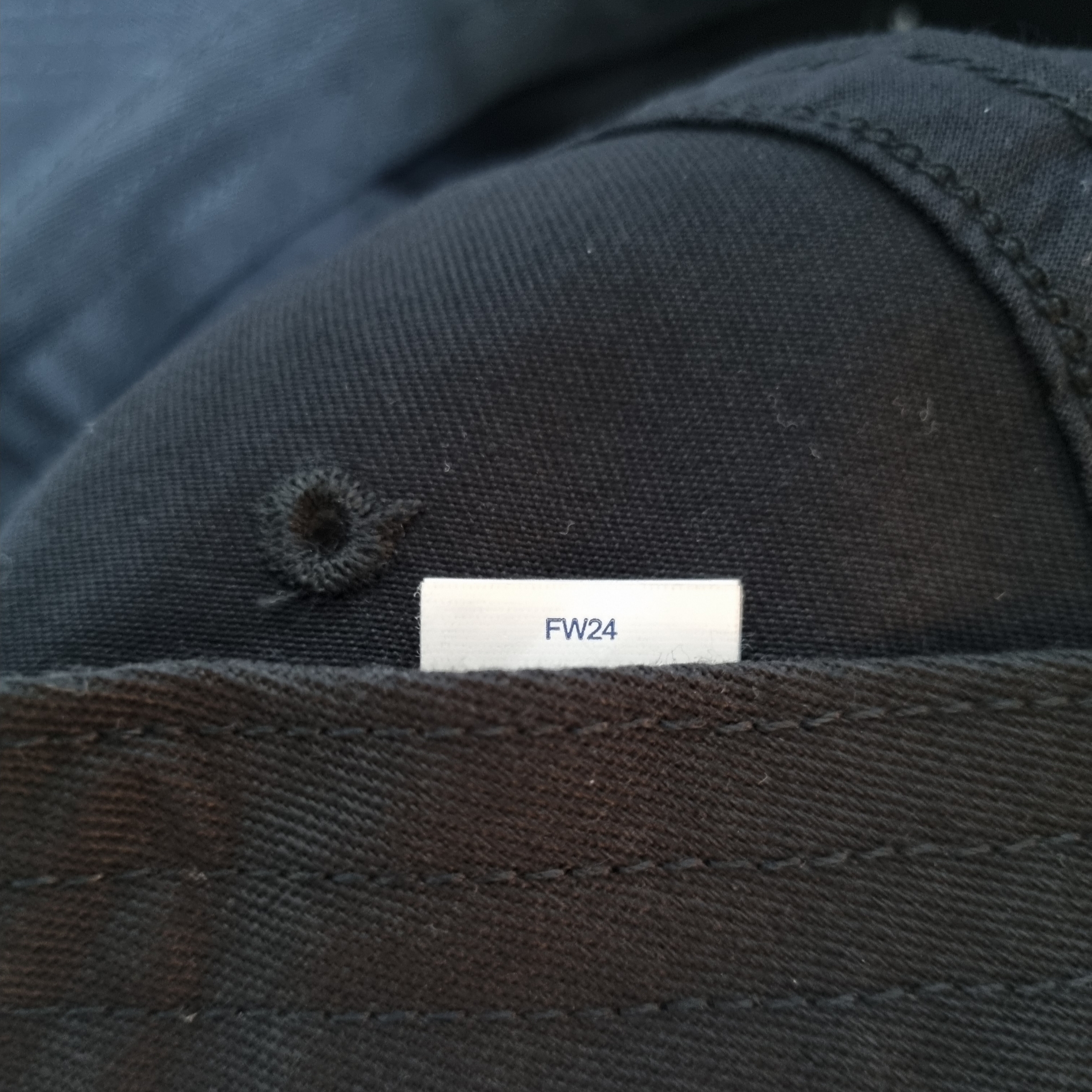 Supreme Washed Chino Twill Camp Cap Black 착용 스타일 - 5