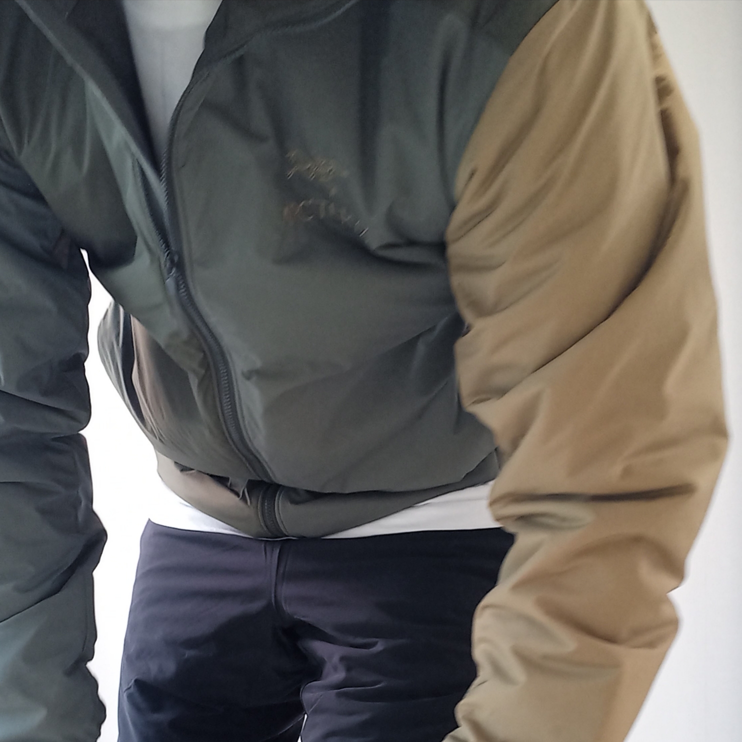 Arc'teryx Small Bird Cap Black, Arc'teryx Atom LT Hoody Tatsu Forage 착용 스타일 - 5