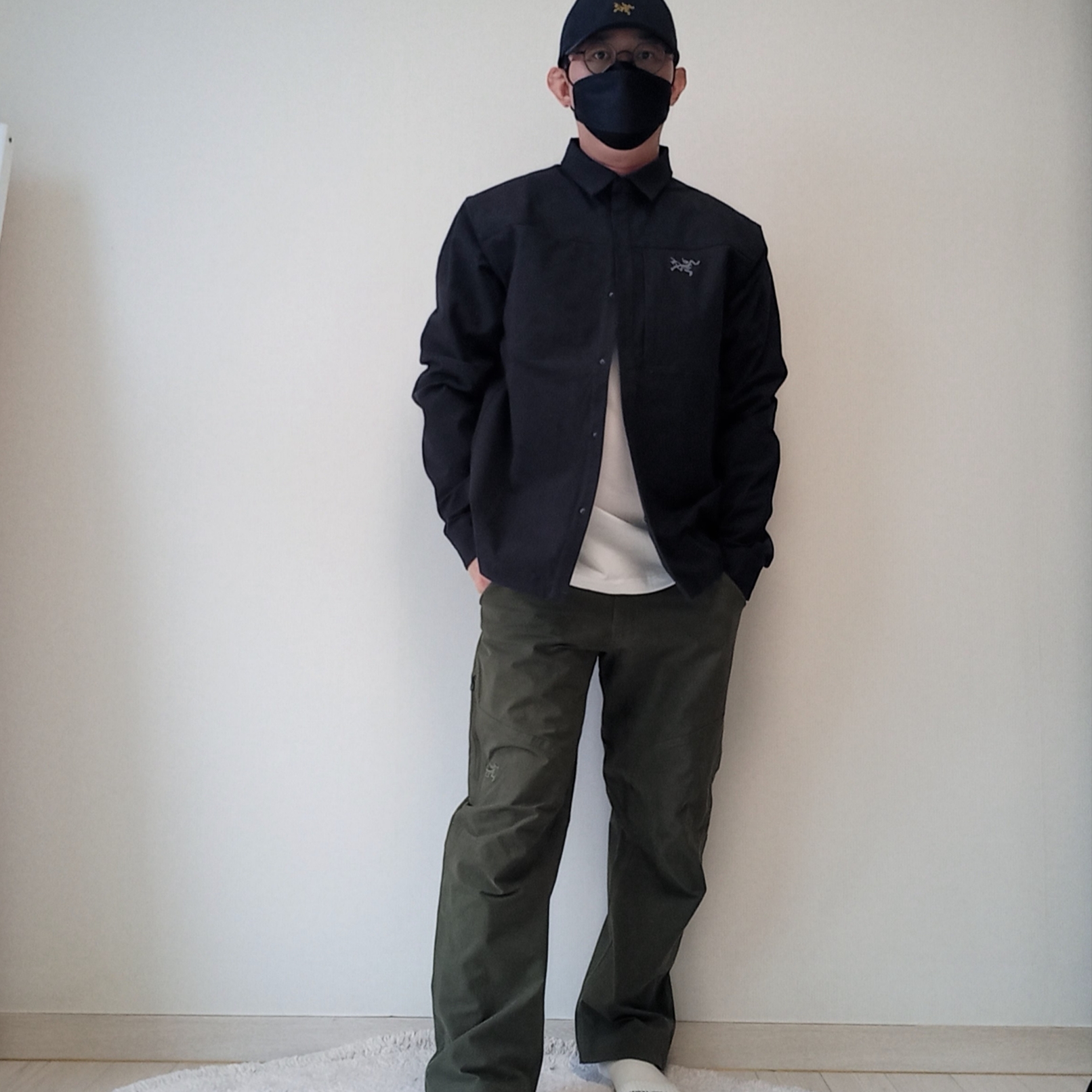 Arc'teryx Small Bird Cap Black, Arc'teryx Cronin Cotton Pants Tatsu 착용 스타일 - 1