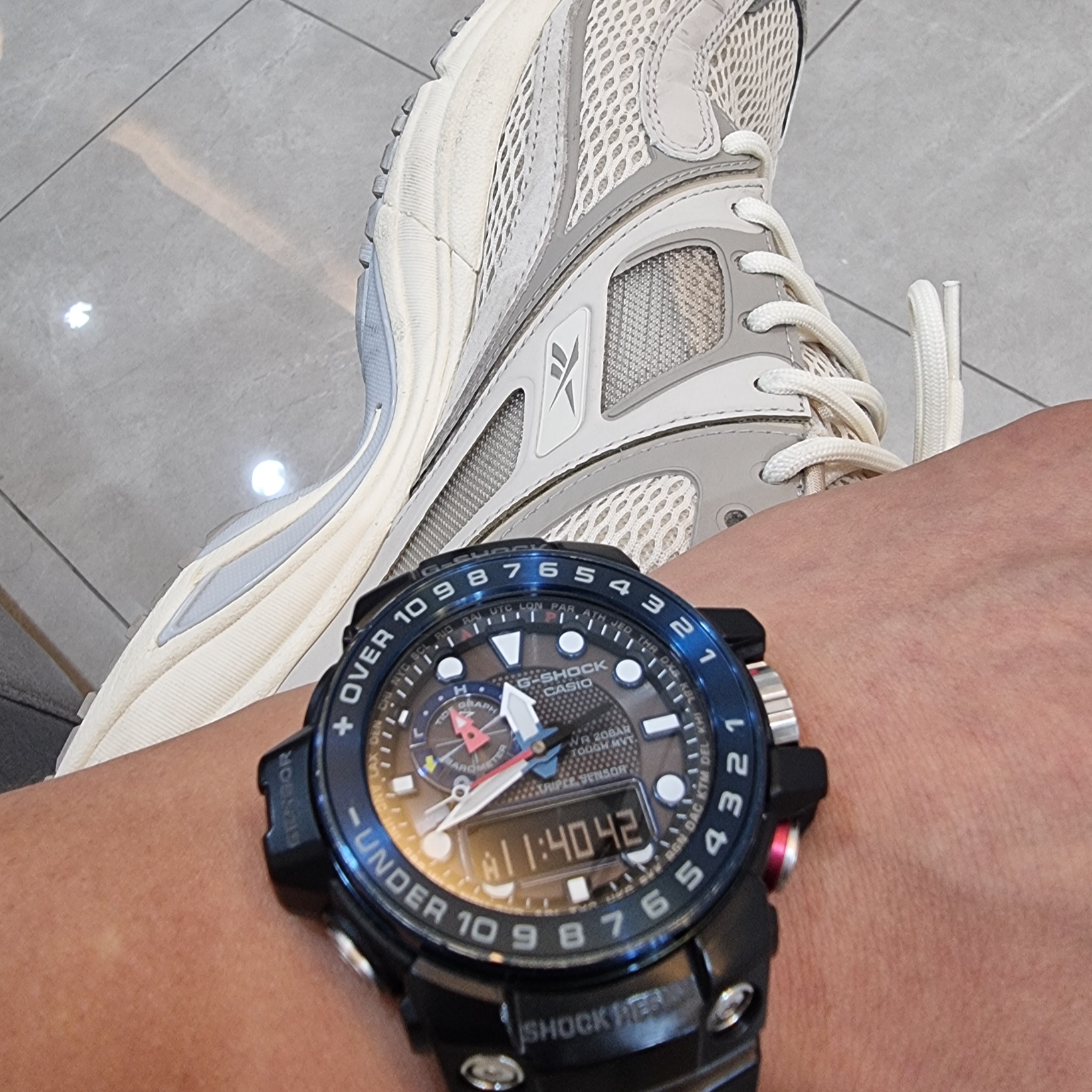 Reebok Premier Trinity KFS Bone 착용 스타일