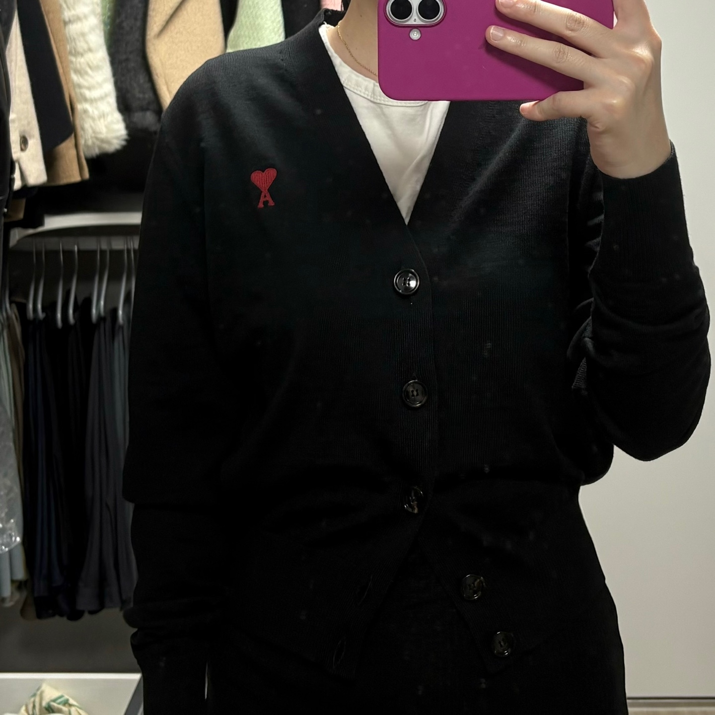 AMI de Coeur Wool Cardigan Black 착용 스타일 - 1