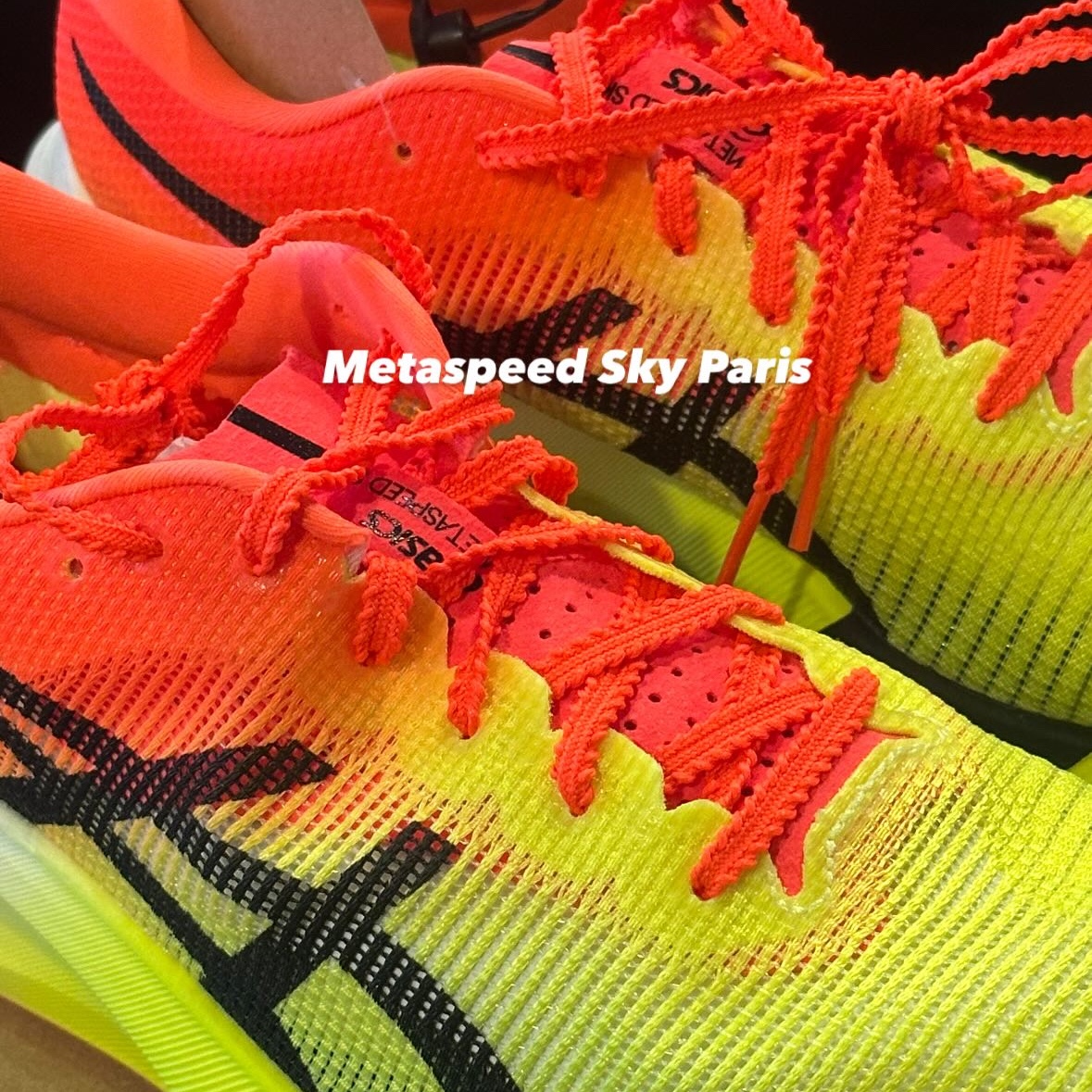 Asics Metaspeed Sky Paris Safety Yellow Black 착용 스타일