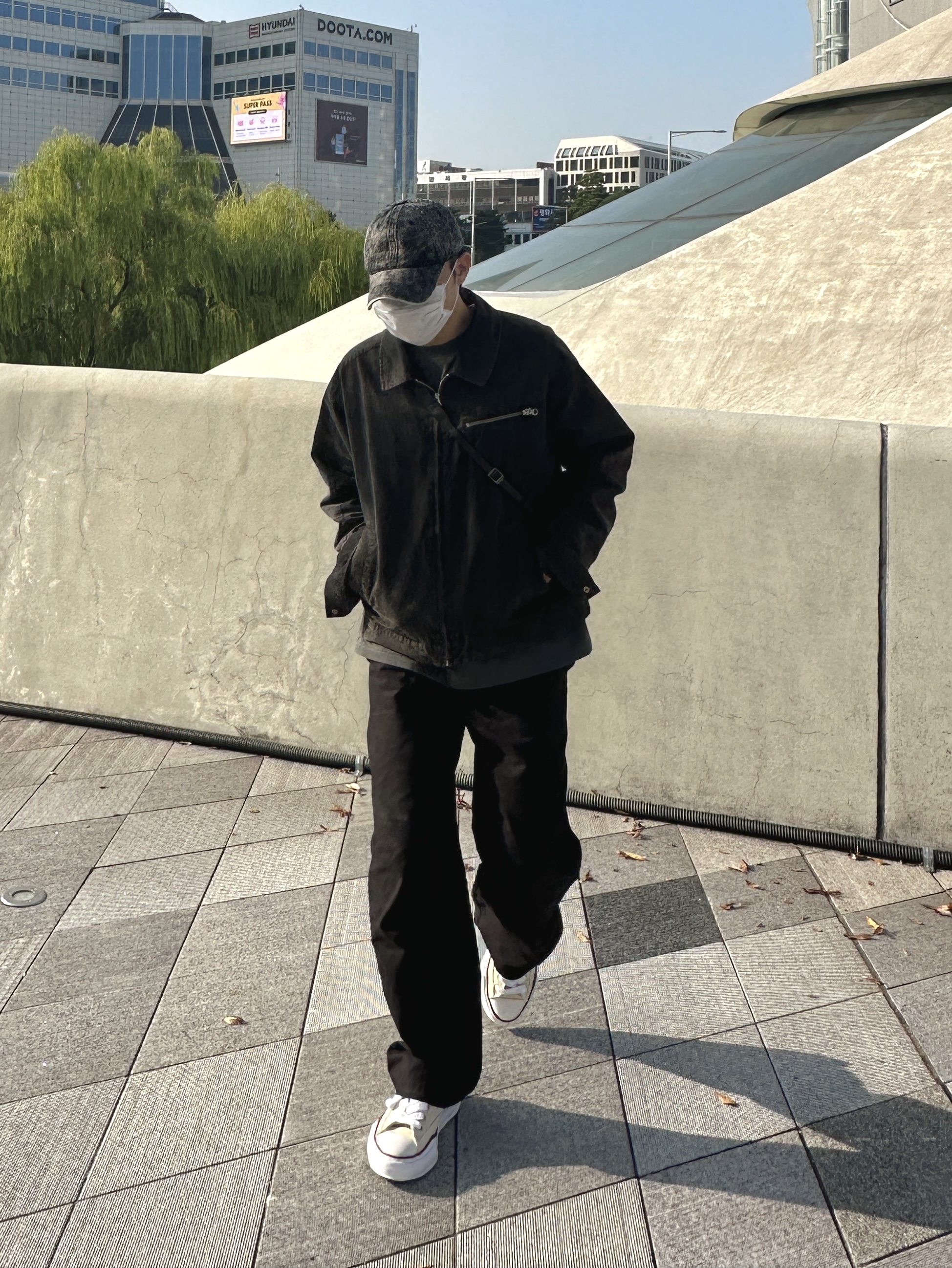 Maison Mihara Yasuhiro Peterson OG Sole Canvas Low-top Sneakers Natural, Permanent Archive Vintage Washing Jacket Black 착용 스타일