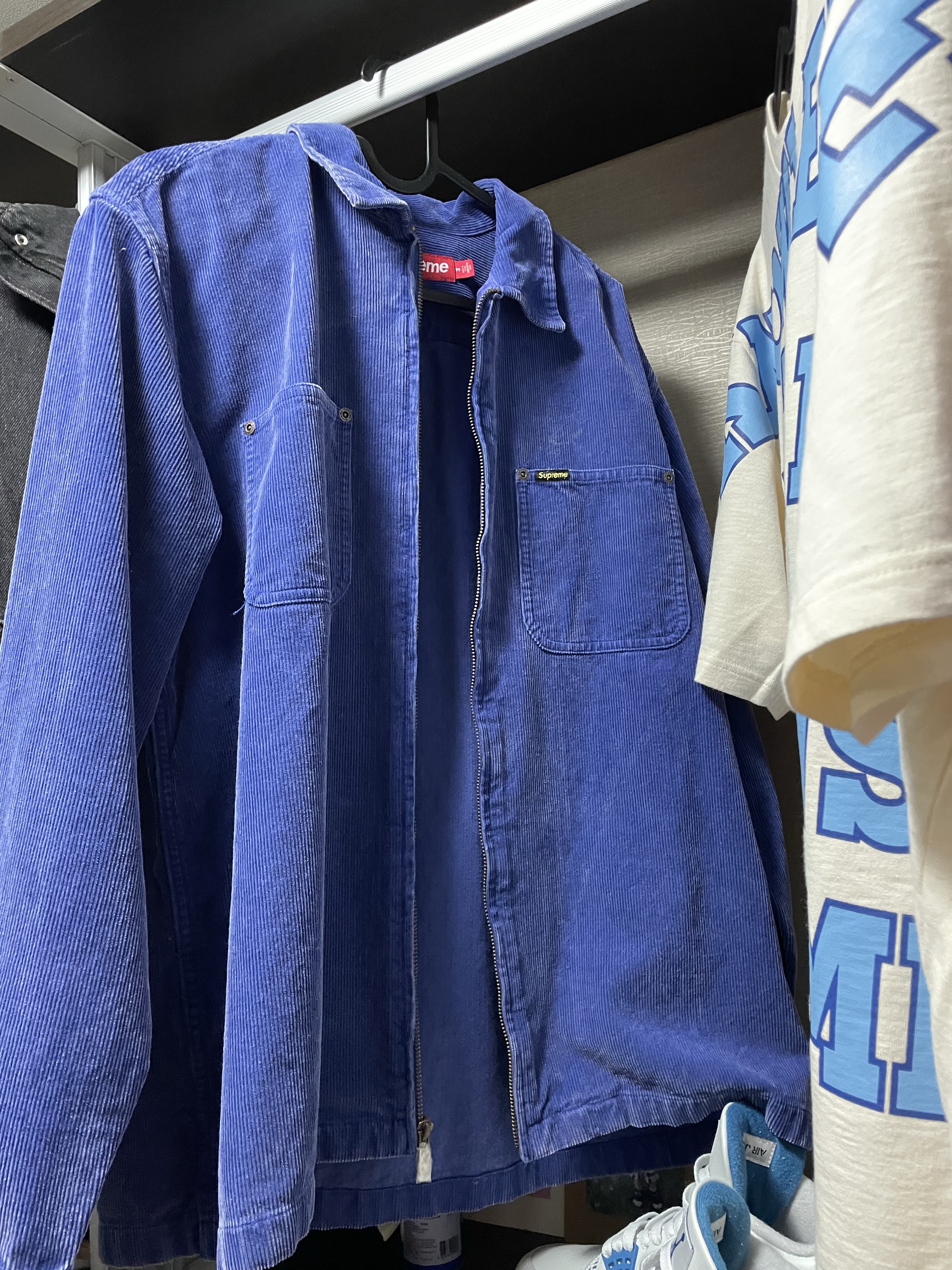 Supreme Washed Corduroy Zip Up Shirt Blue - 24SS, Supreme Overprint Knowledge S/S Top Cream - 24SS 착용 스타일