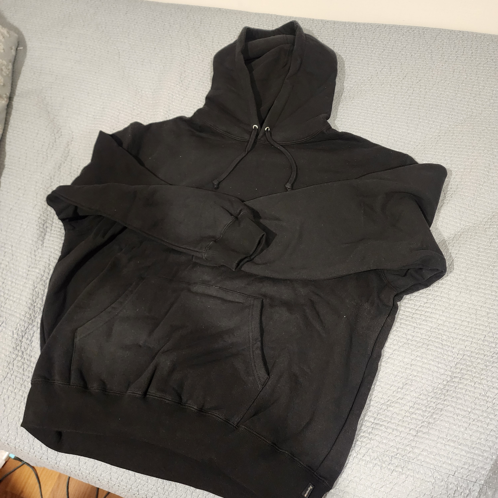 Supreme Satin Applique Hooded Sweatshirt Black - 24FW 착용 스타일 - 1