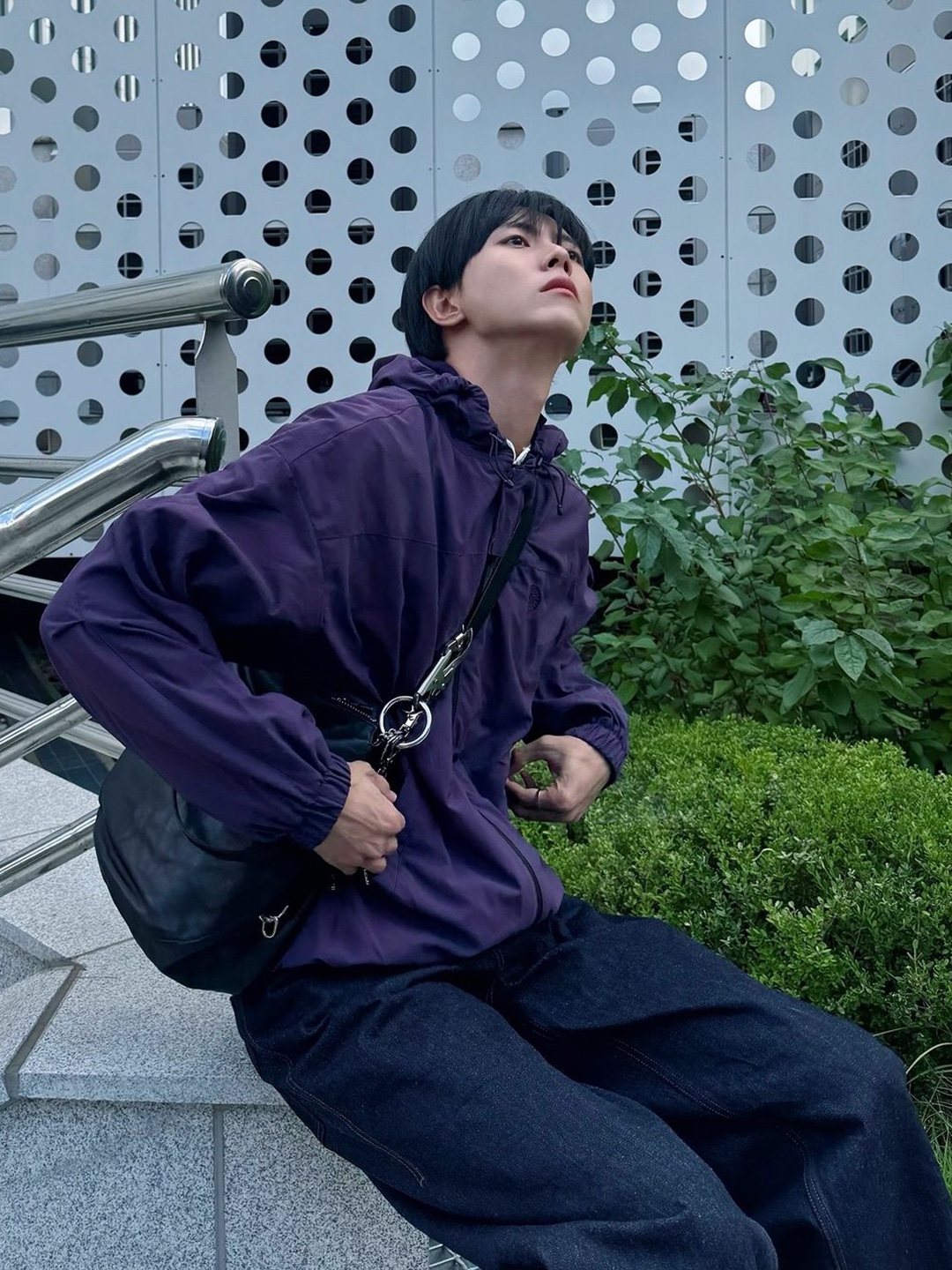 NON FLOOR Wind Taker Jacket Gray, Montbell Wind Blast Hooded Jacket Black 착용 스타일 - 4