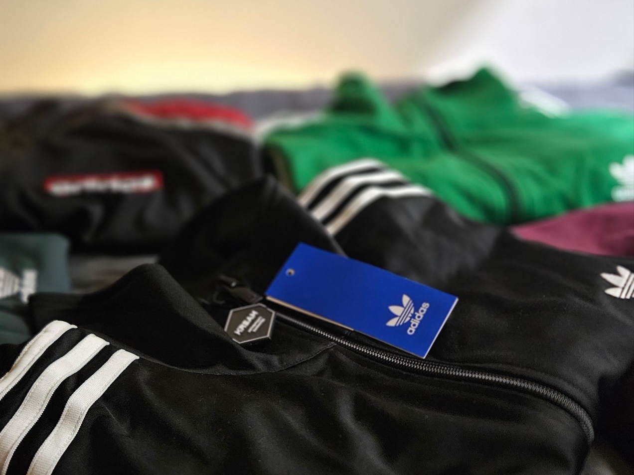 Adidas Adicolor Classics Firebird Track Top Black - KR Sizing 착용 스타일 - 1