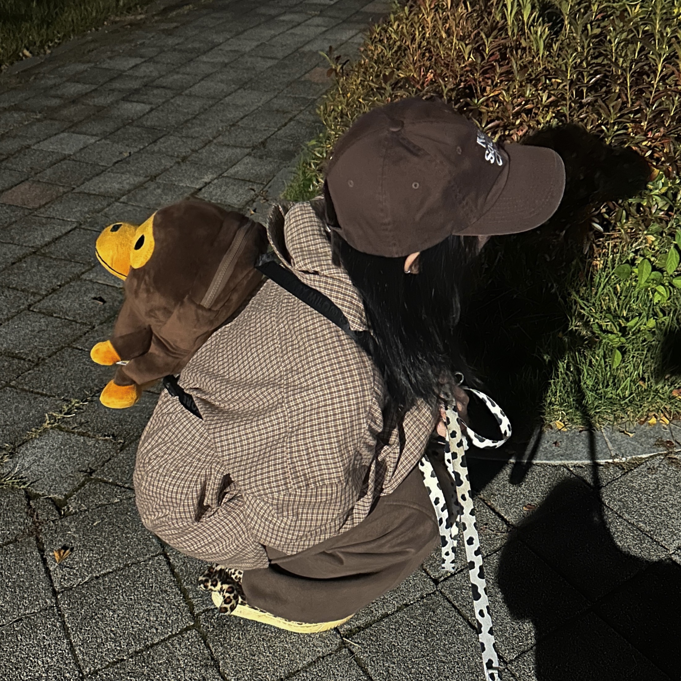 BAPE Baby Milo Plush Backpack Green 착용 스타일 - 3