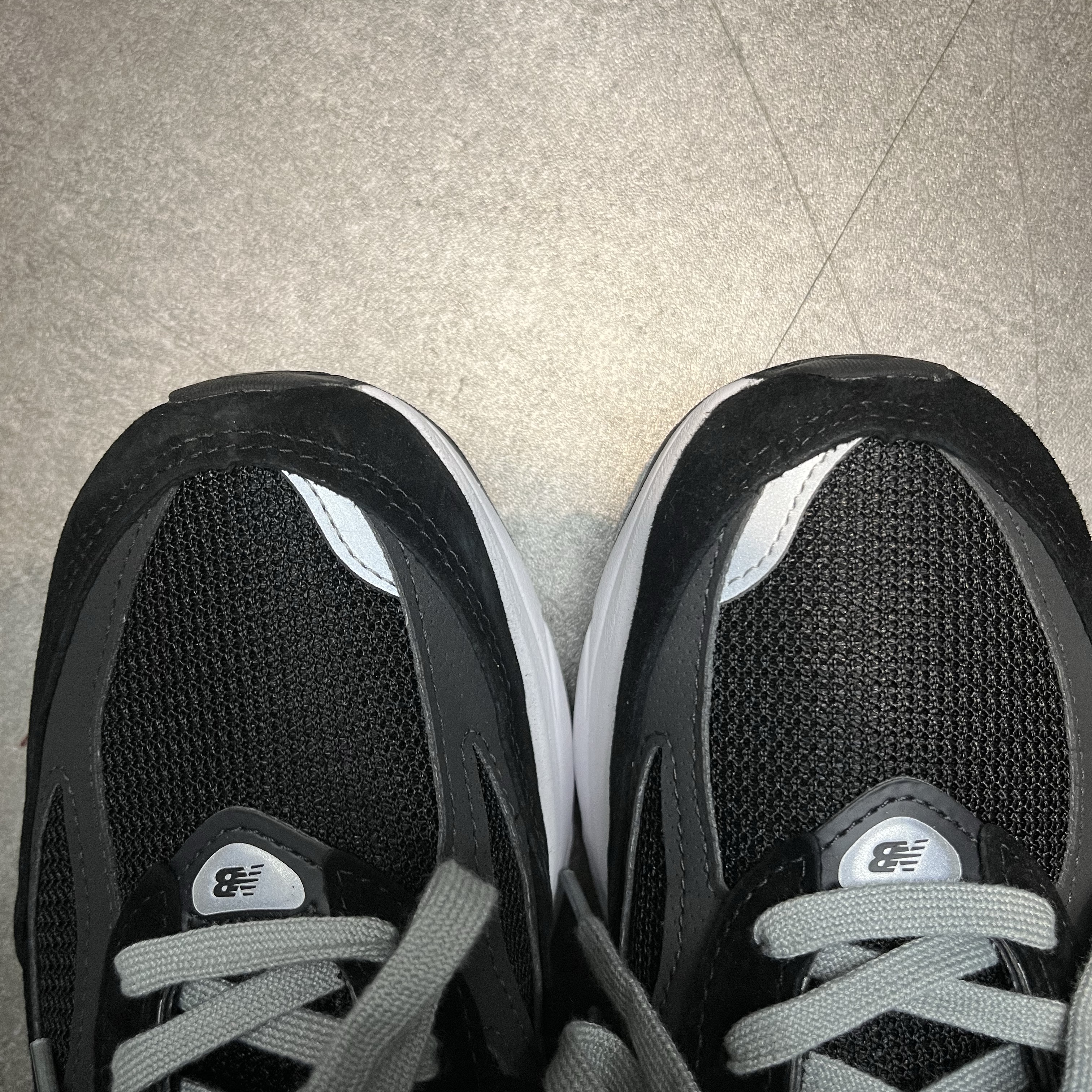 New Balance 990v6 Made in USA Black White 착용 스타일