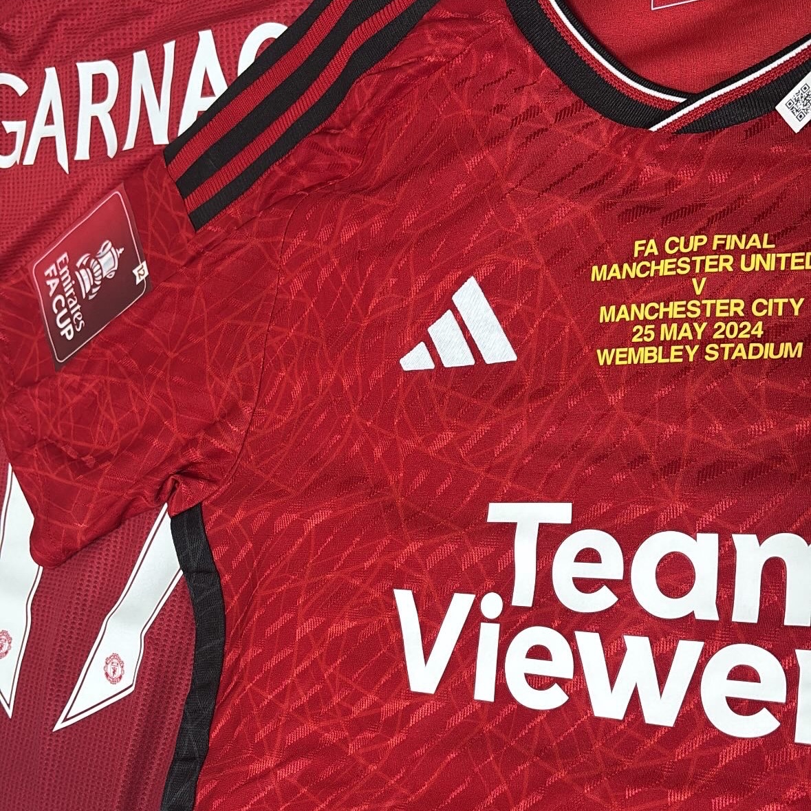 Adidas Manchester United 2023/24 Home Authentic Jersey Team Collegiate Red - US Sizing (Non Marking Ver.), Adidas Manchester United 2024/25 Home Jersey Manchester United FC Red - US Sizing (Non Marking Ver.) 착용 스타일