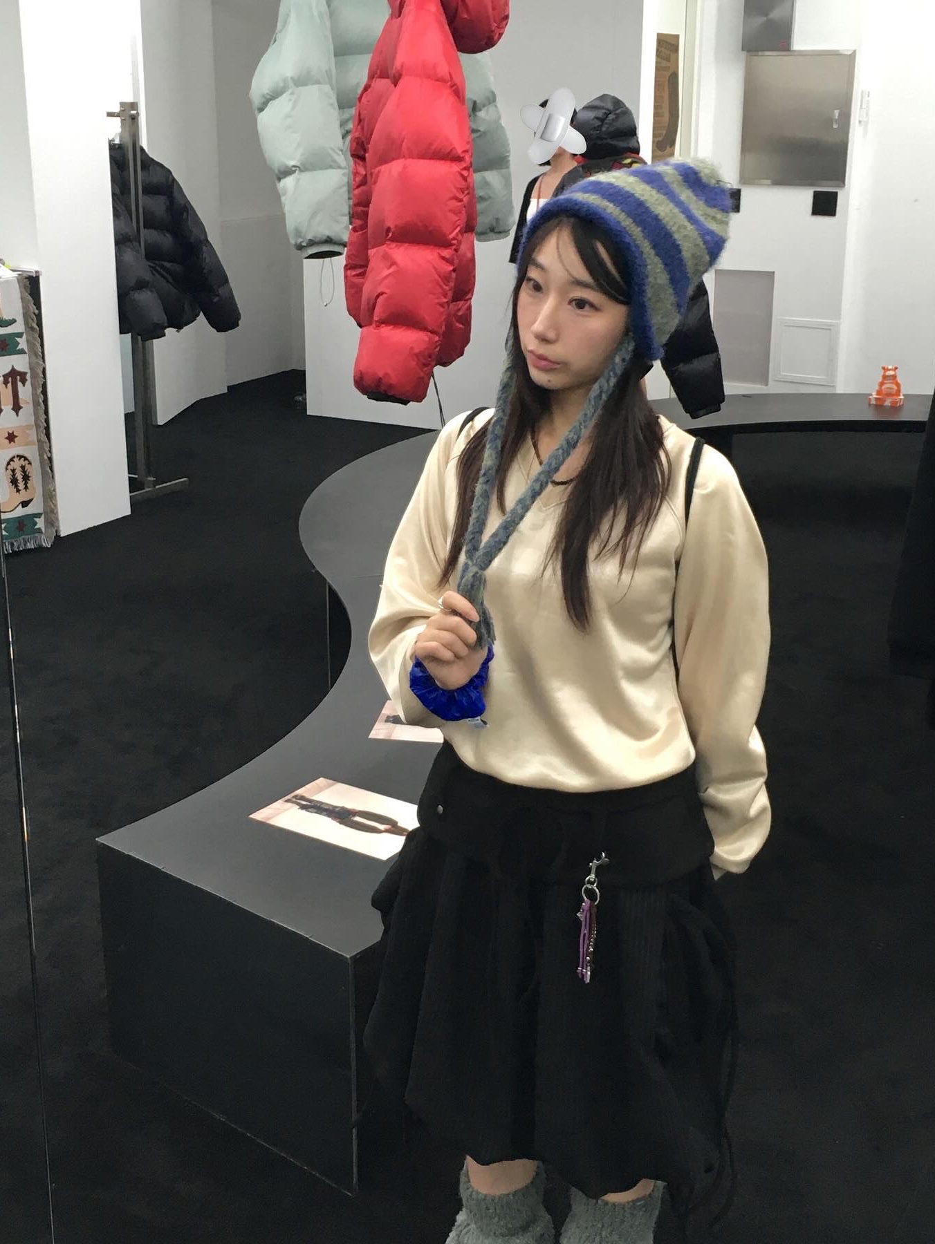 Thevinylhouse Ear Flap Stripe Beanie Red, Thevinylhouse Ear Flap Stripe Beanie Green 착용 스타일