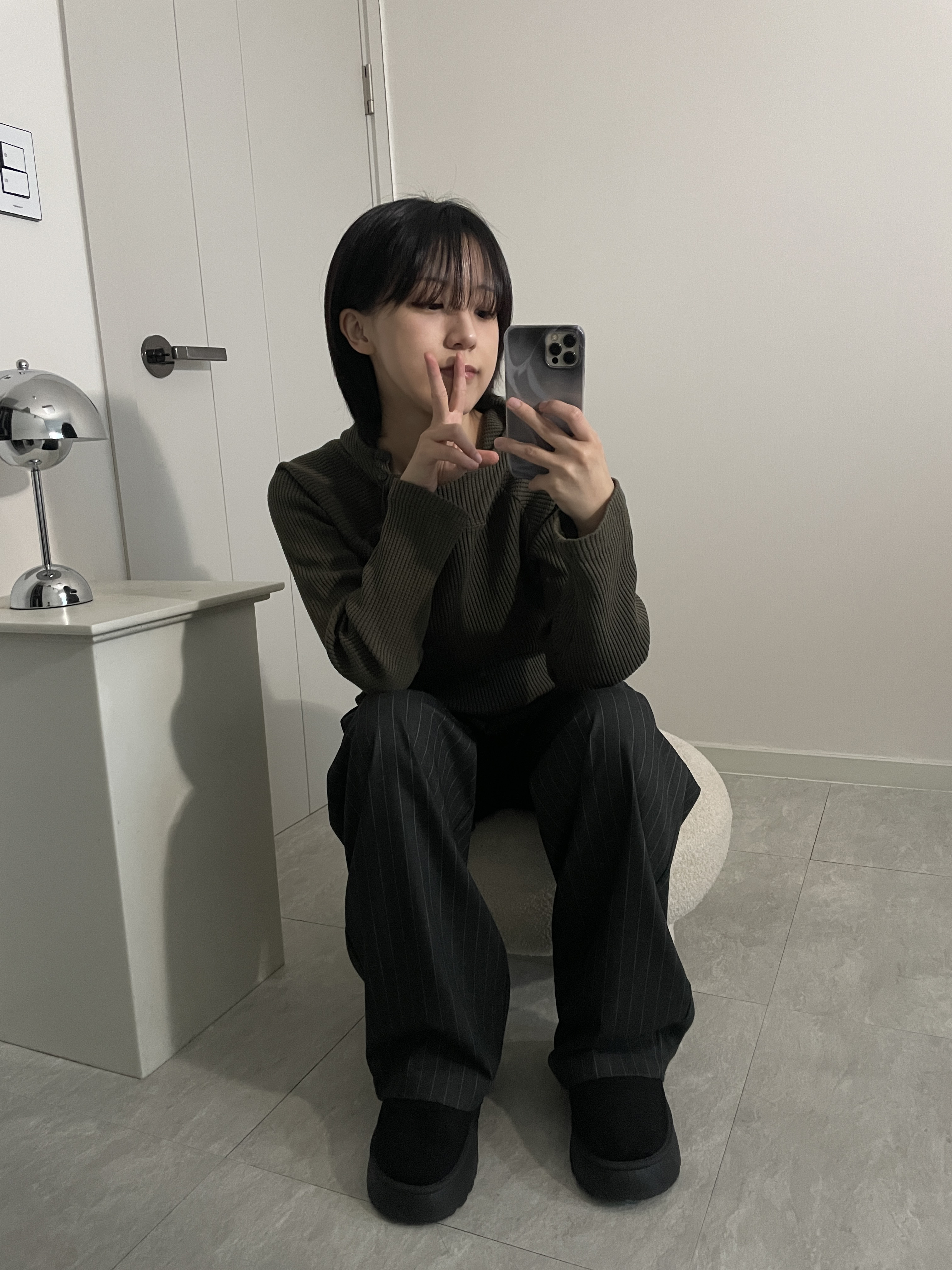 (W) UGG Classic Ultra Mini Platform Boots Black 착용 스타일