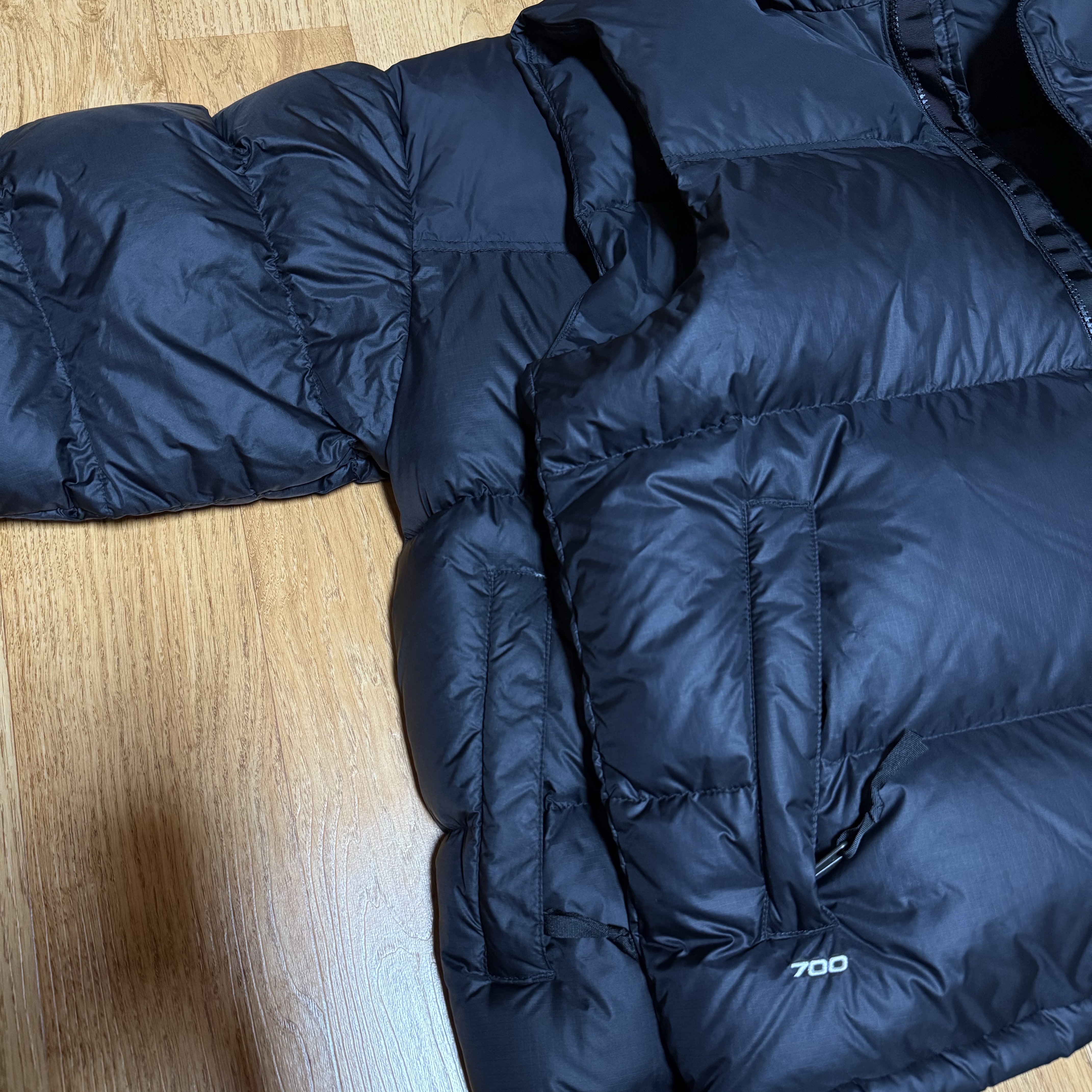 The North Face 1996 Retro Nuptse Down Jacket TNF Black, The North Face 1996 Retro Nuptse Vest Black 착용 스타일