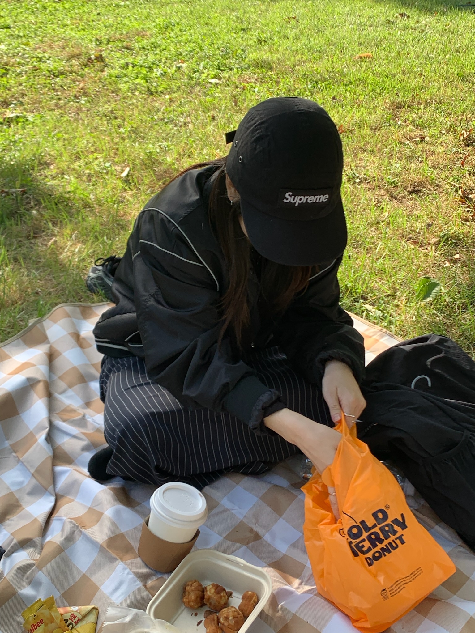 Supreme Waxed Cotton Camp Cap Black - 23FW 착용 스타일