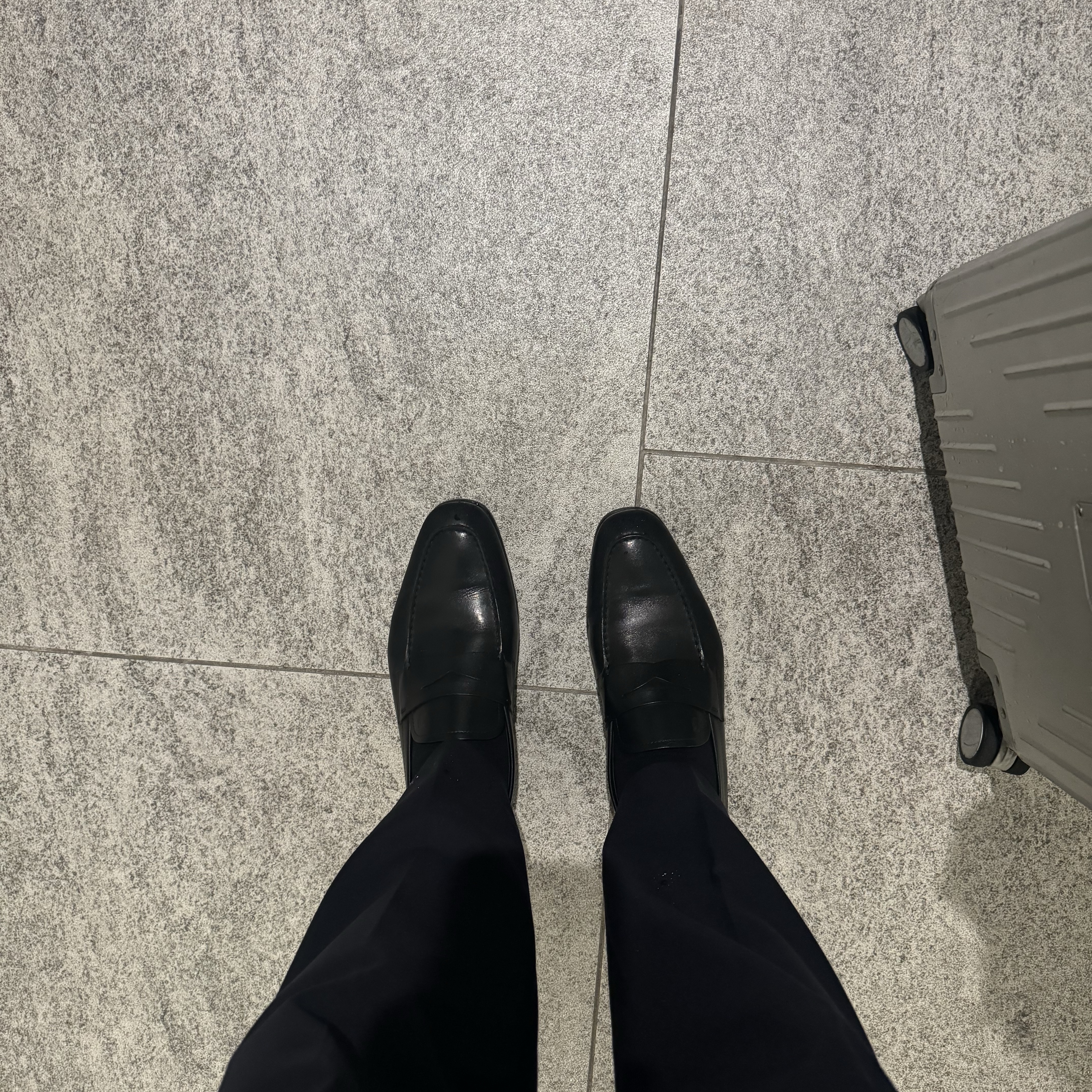Tod's Leather Loafers Black 착용 스타일
