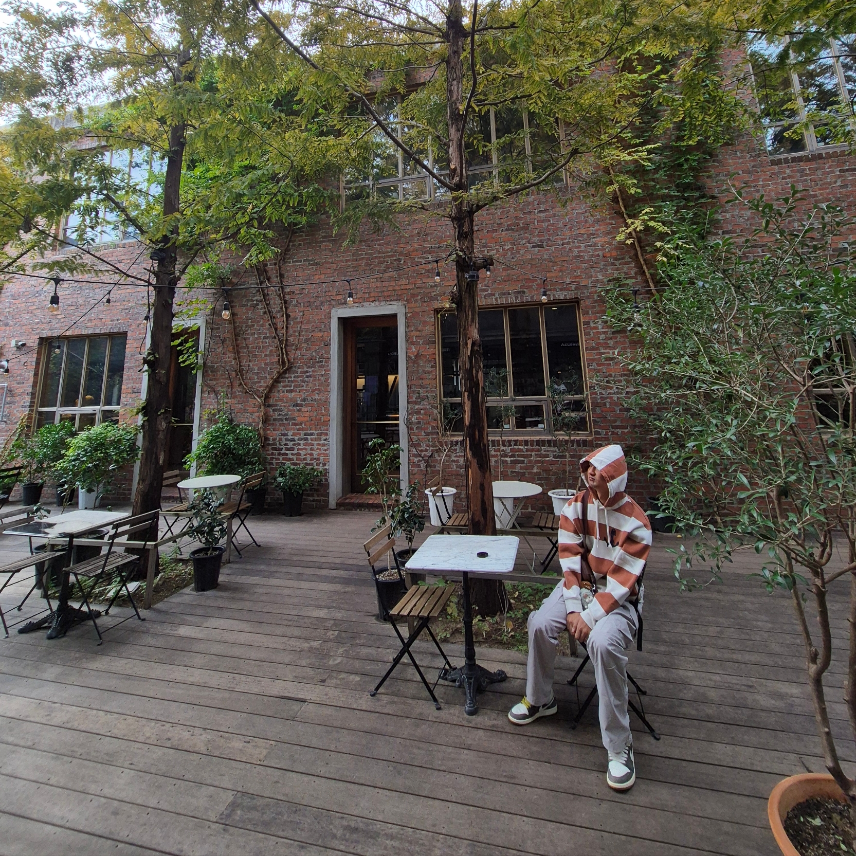 The North Face White Label Neilton Straight Pants White Sand, Jordan 1 Low Kkachi 착용 스타일