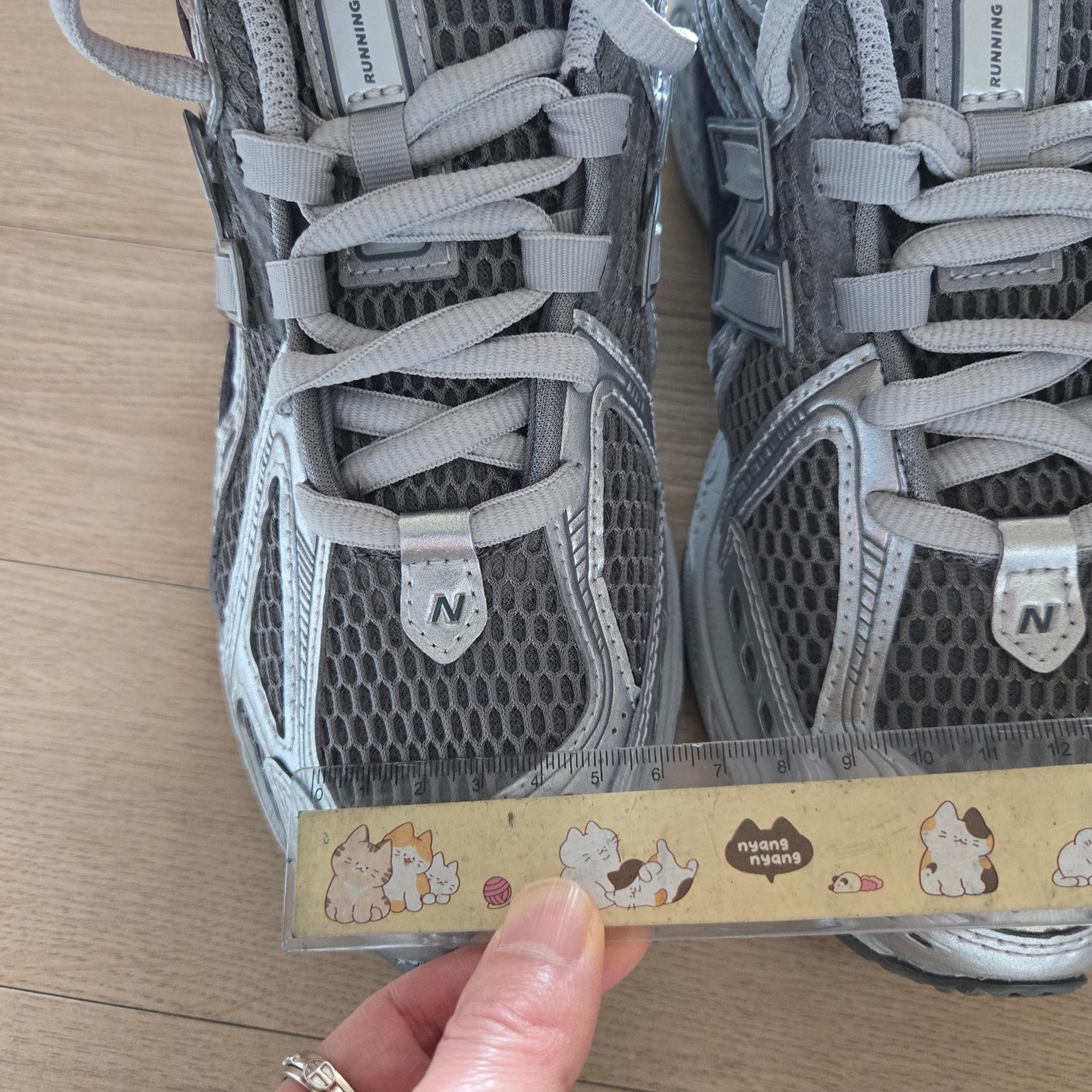 New Balance 1906R Harbor Grey Silver Metalic 착용 스타일 - 1