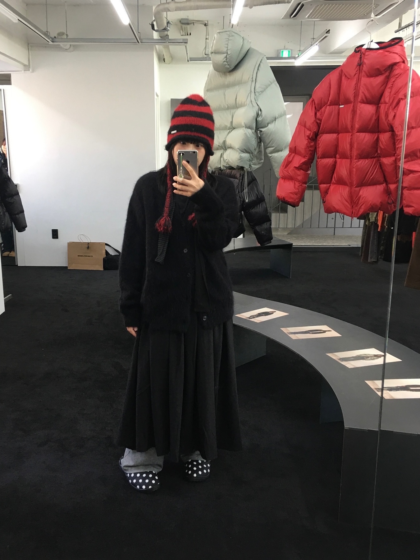 Thevinylhouse Ear Flap Stripe Beanie Red, Thevinylhouse Ear Flap Stripe Beanie Green 착용 스타일