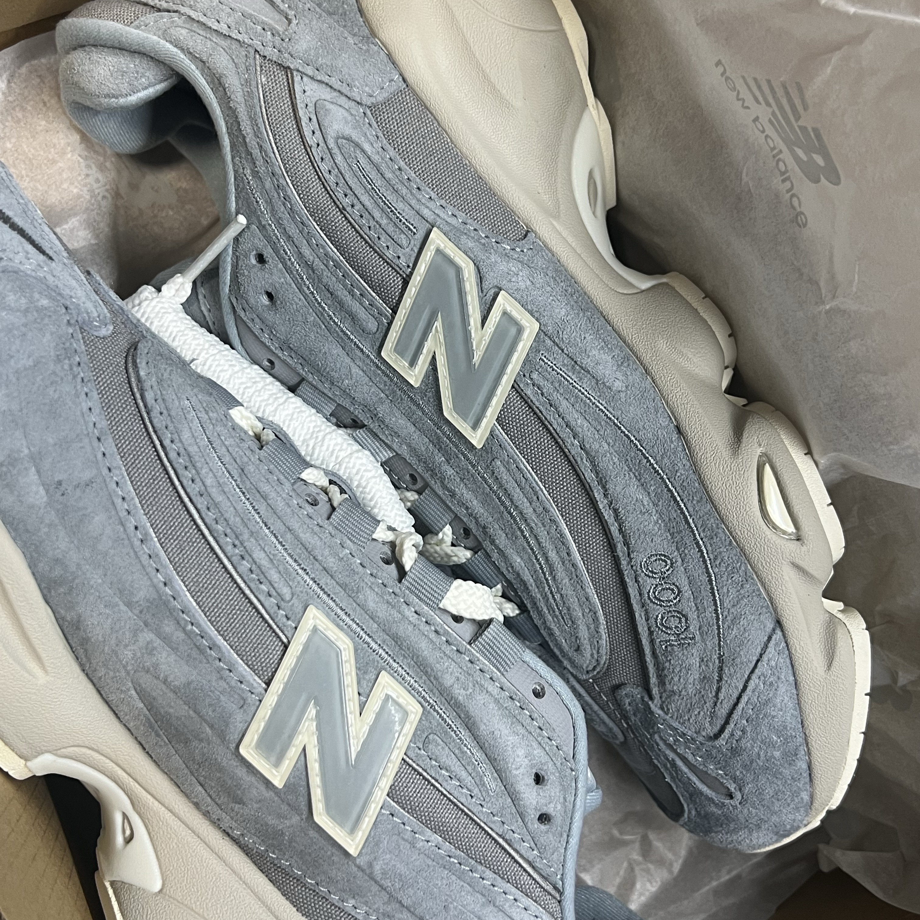 New Balance x Kith 101 M1000 Quarry Weathervane 착용 스타일 - 1