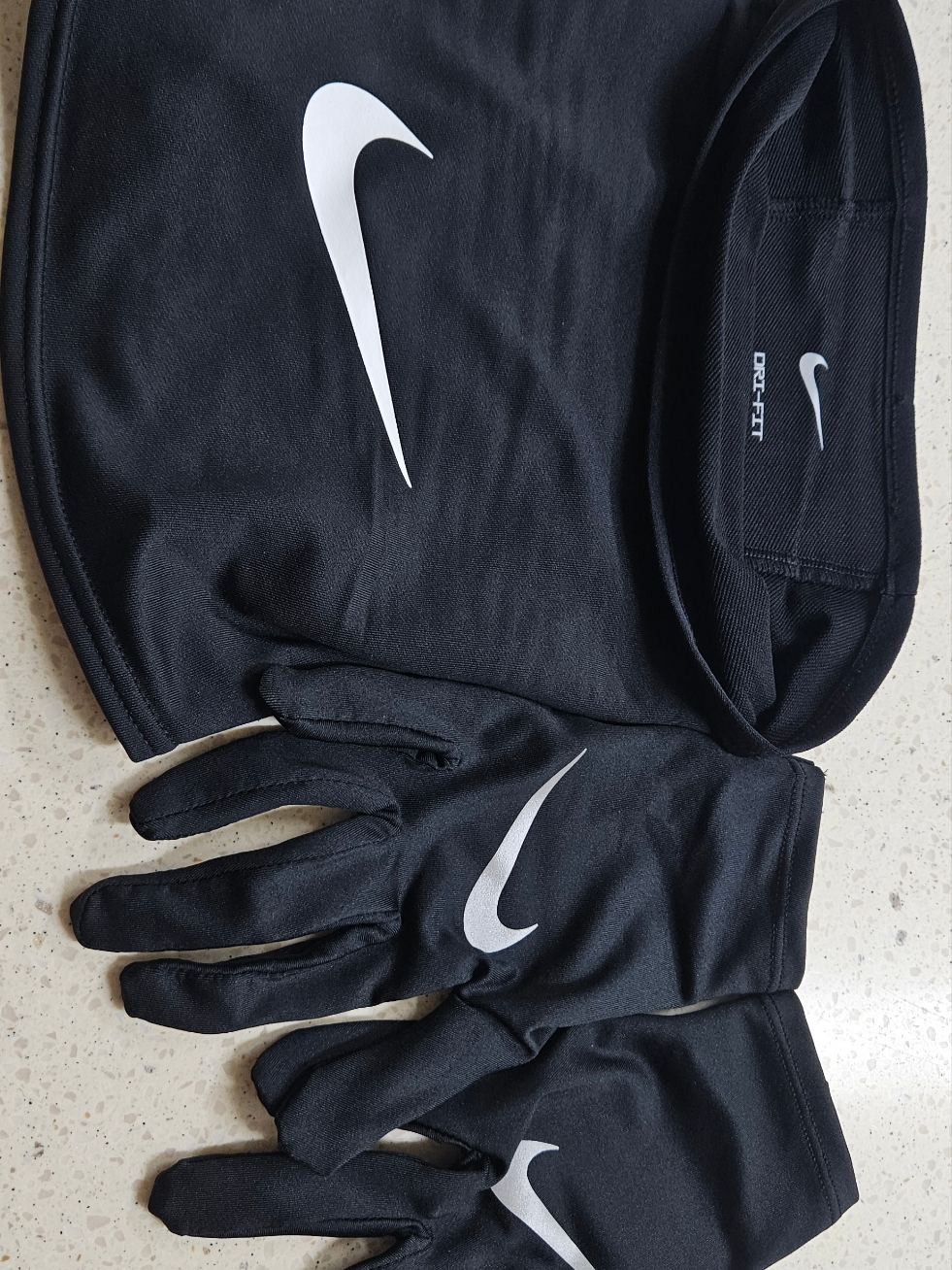 Nike Winter Warrior Dri-Fit Global Football Neck Warmer Black 착용 스타일