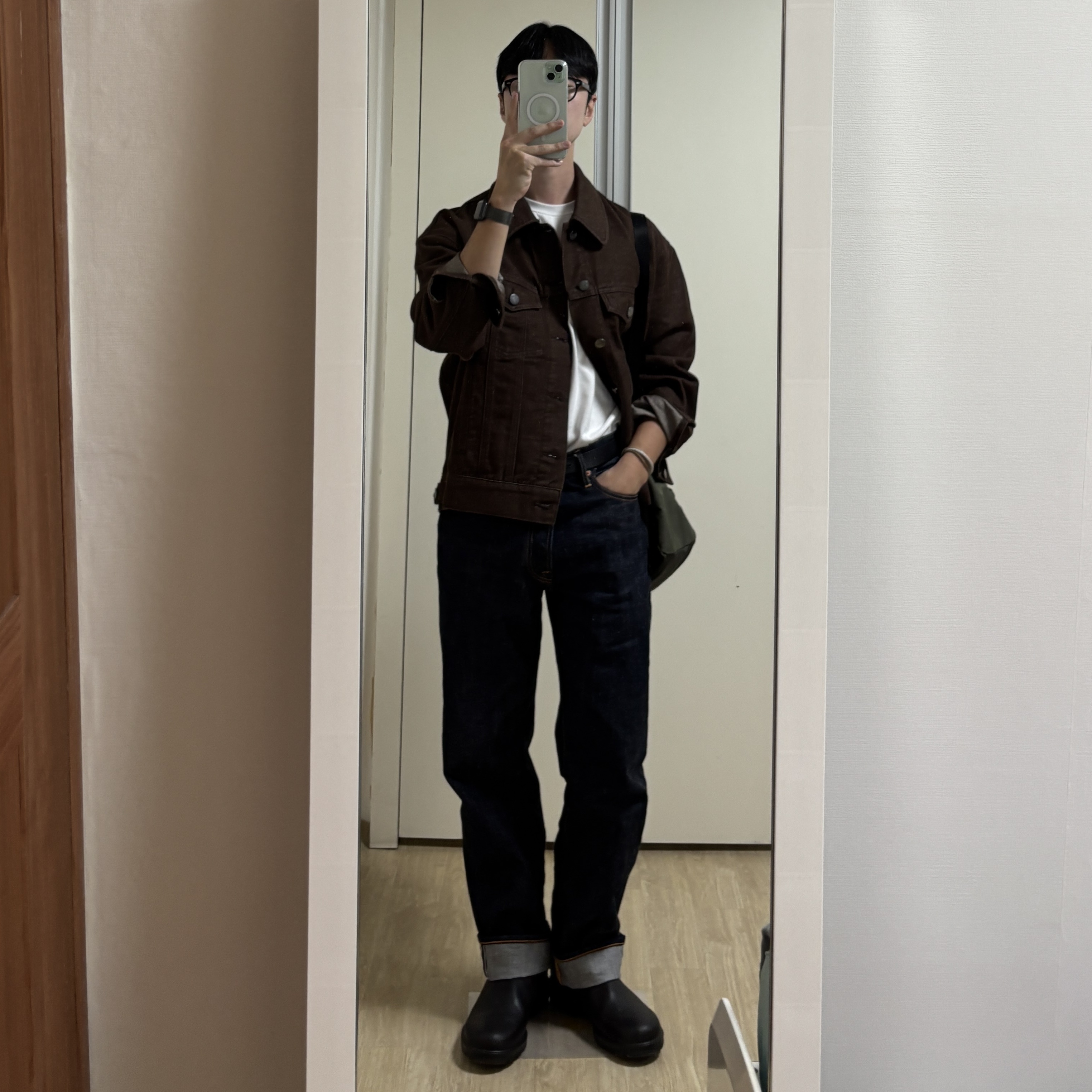 BLUNDSTONE Originals 500 Chelsea Boots Stout Brown 착용 스타일 - 1