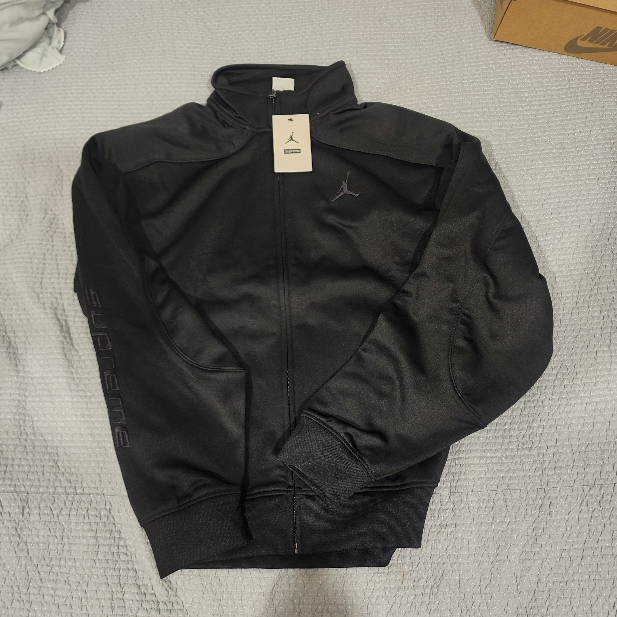 Supreme x Jordan Tricot Track Jacket Black - 24FW 착용 스타일 - 2