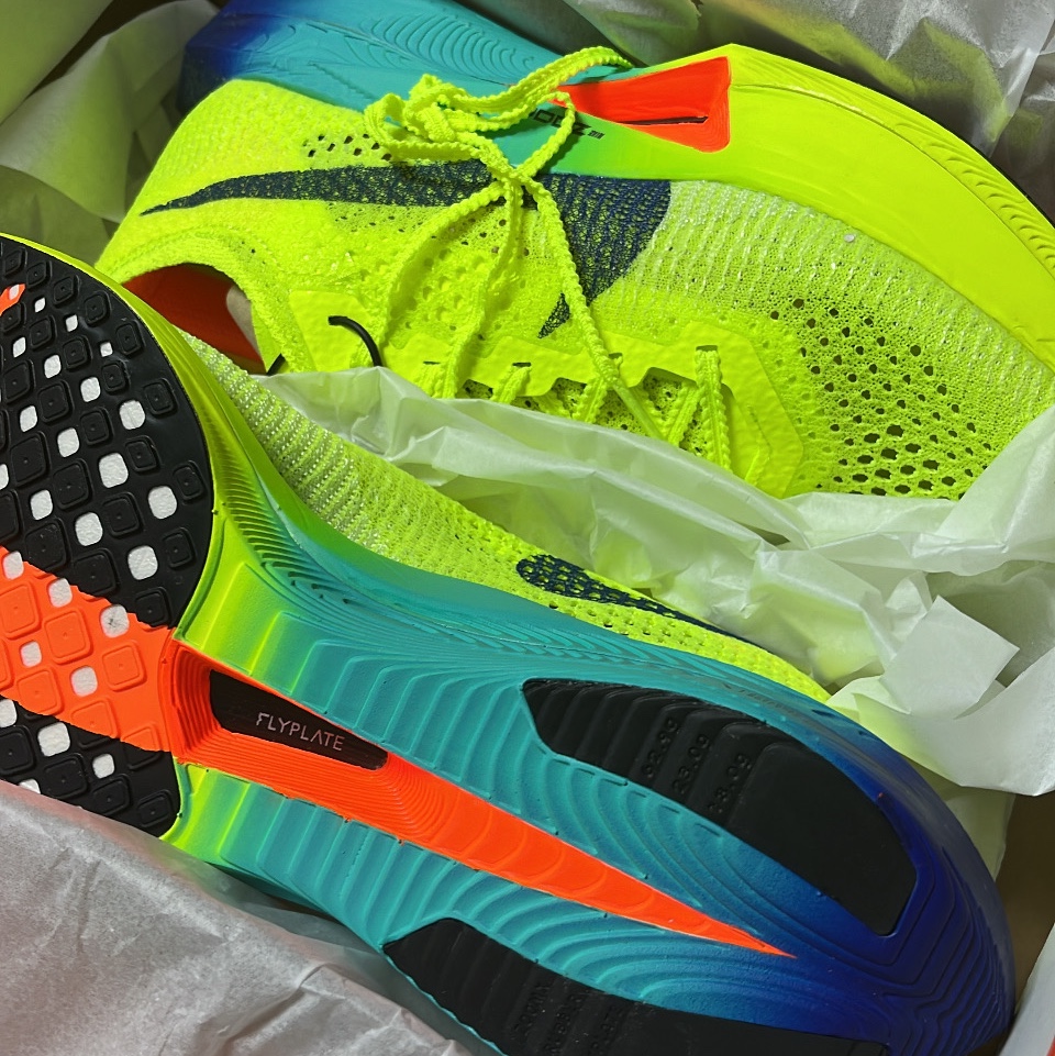 Nike ZoomX Vaporfly Next% 3 Volt Scream Green 착용 스타일