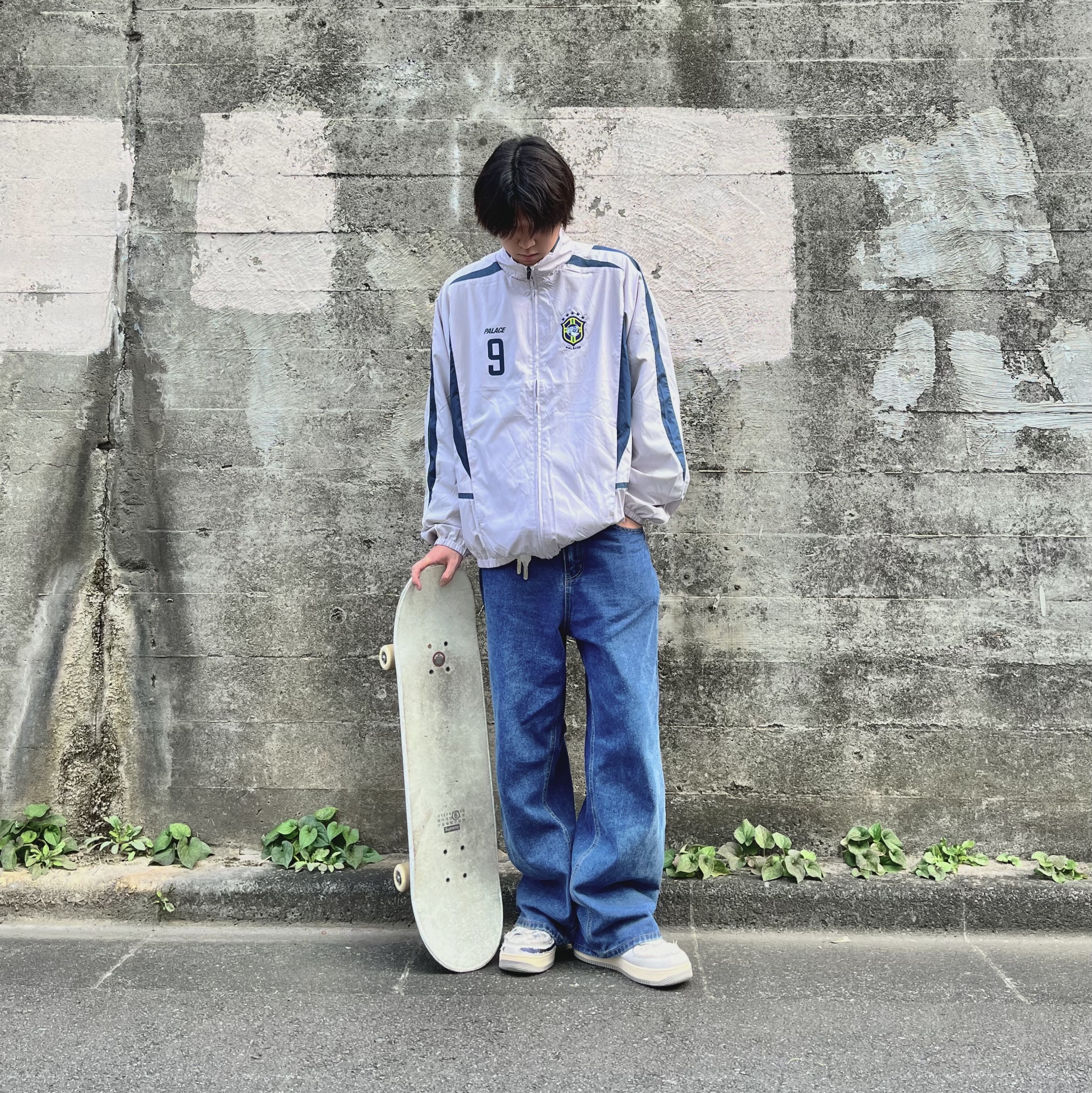 Palace Pro Team 02 Shell Jacket Light Grey - 24FW, Supreme x MM6 Maison Margiela Skateboard White - 24SS 착용 스타일