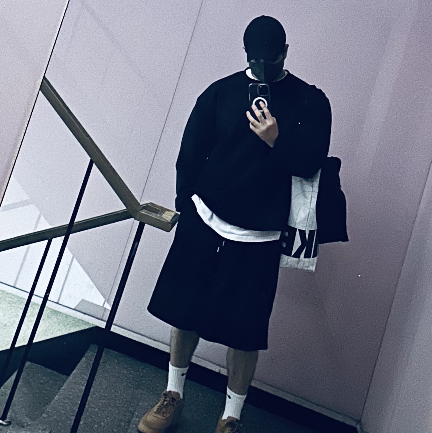 Undermycar Mu.14 Anti Fxxking Logo Play Oversized Bonded Sweat Shirts Black 착용 스타일