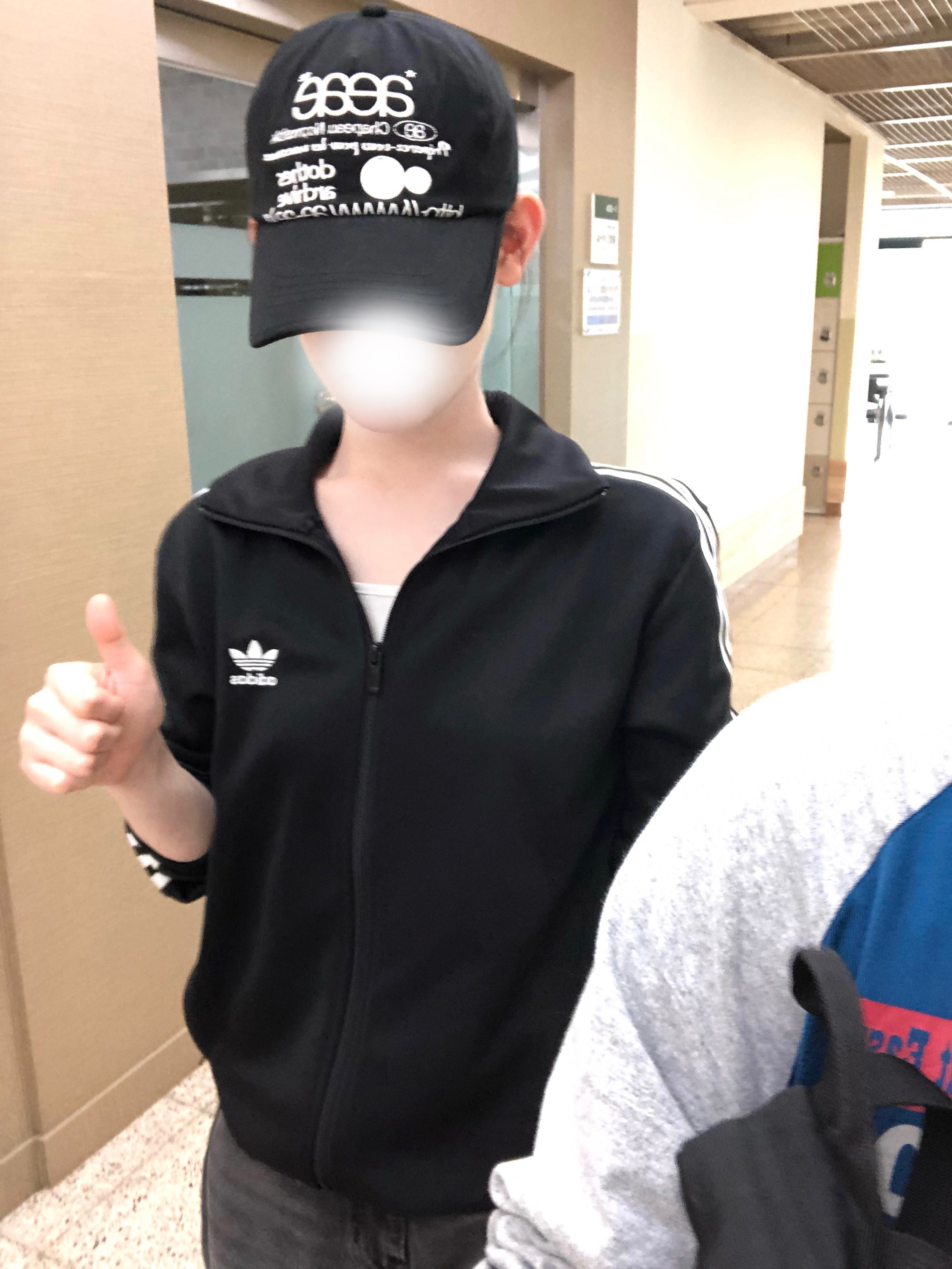 Stussy Basic Stussy Zip Hoodie Navy 2024, 2025, [KREAM 단독] Safarispot Highway Inn T-Shirt White Red 착용 스타일 - 4