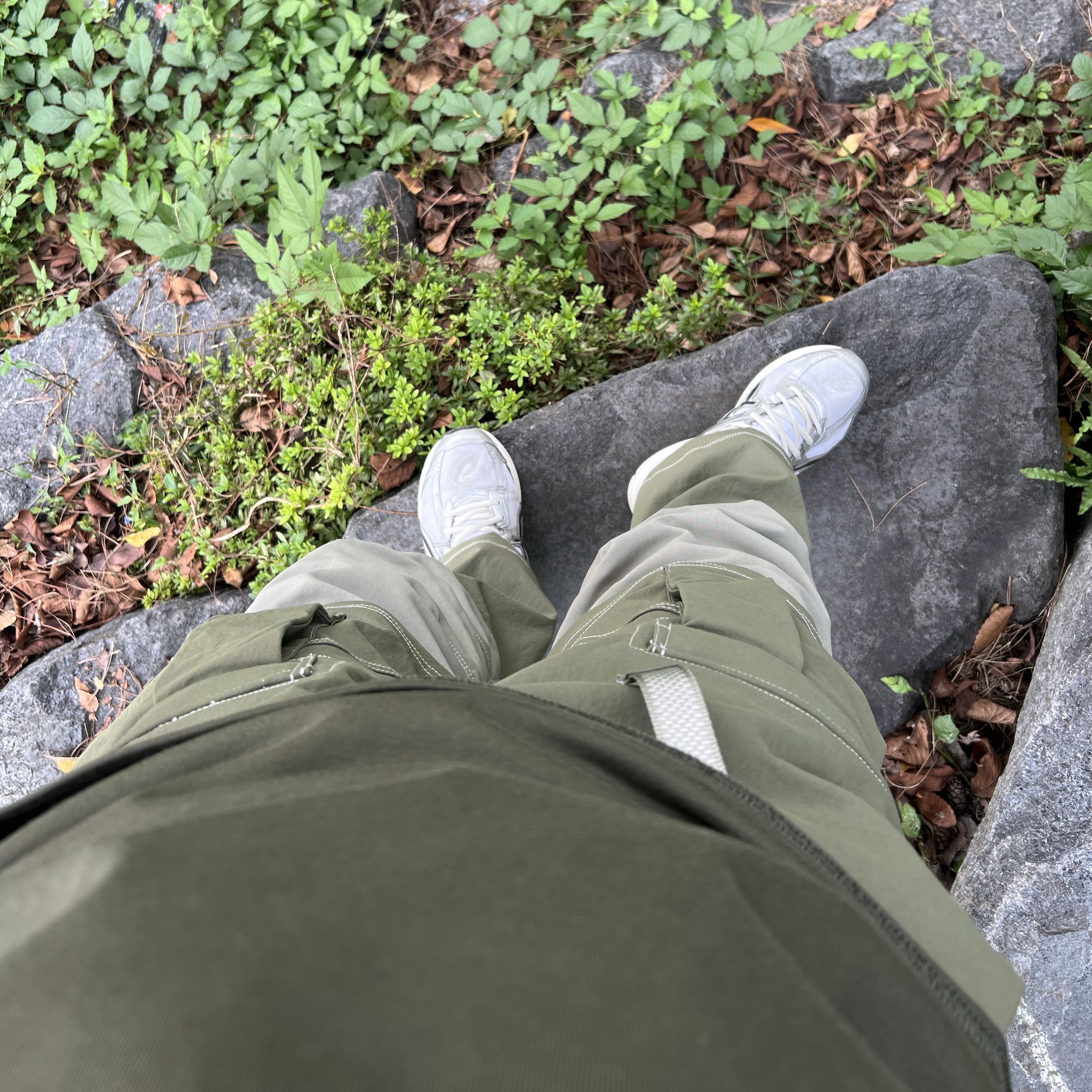 Asics Jog 100 S White Black - 2E Wide, Nike ACG Smith Summit Cargo Pants Medium Olive - Asia 착용 스타일