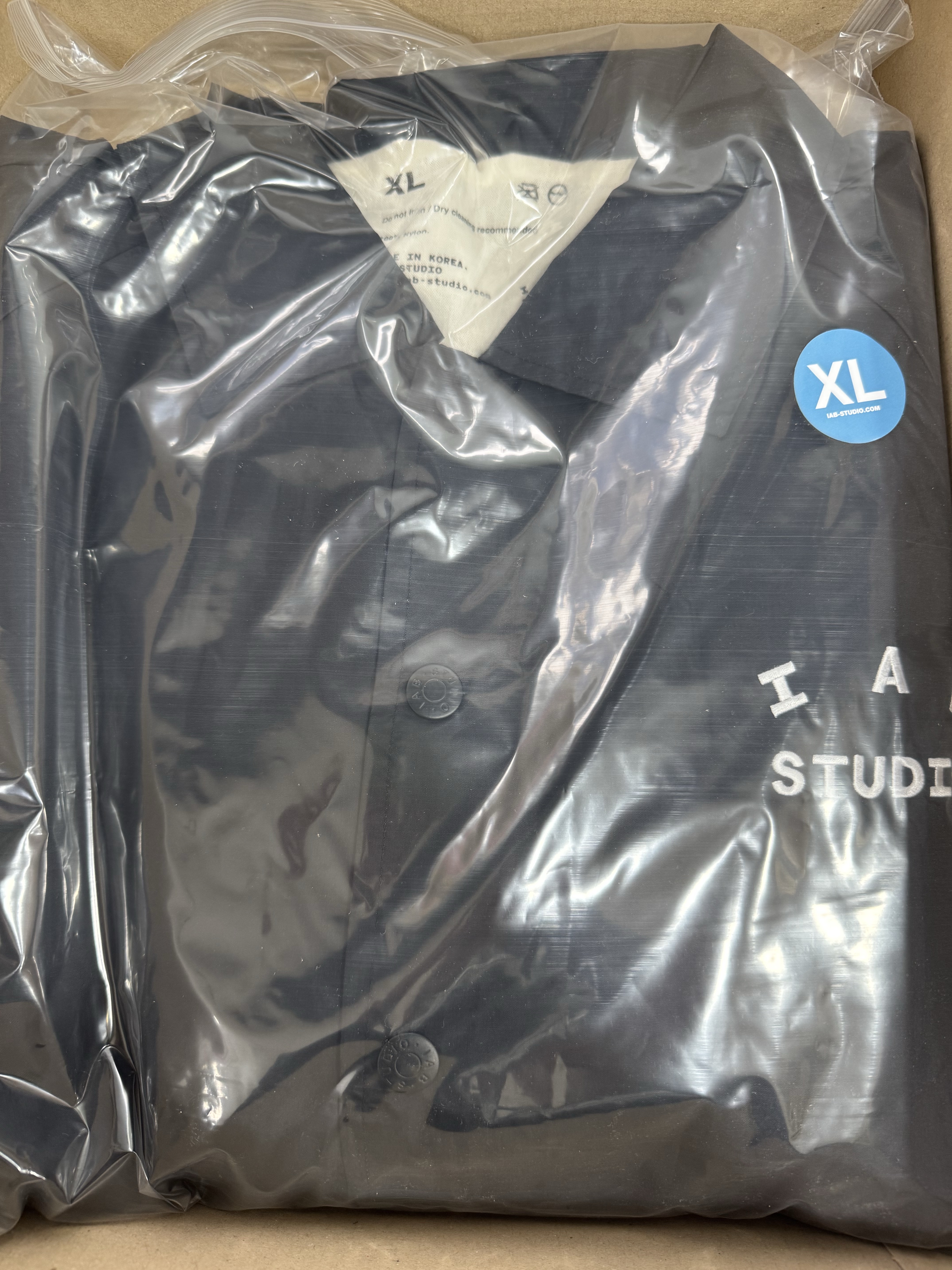 IAB Studio Coach Jacket Black 착용 스타일