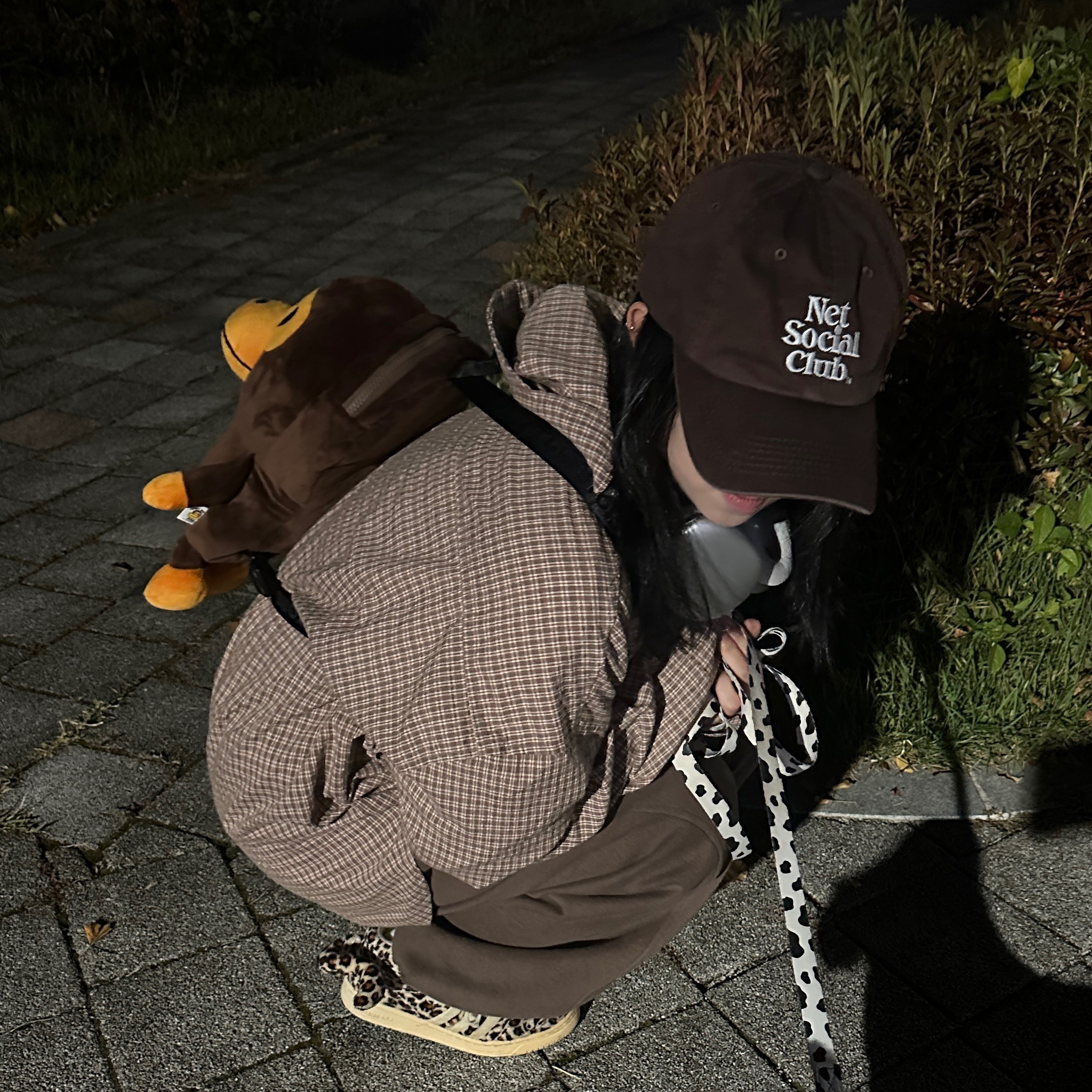 BAPE Baby Milo Plush Backpack Green 착용 스타일 - 4